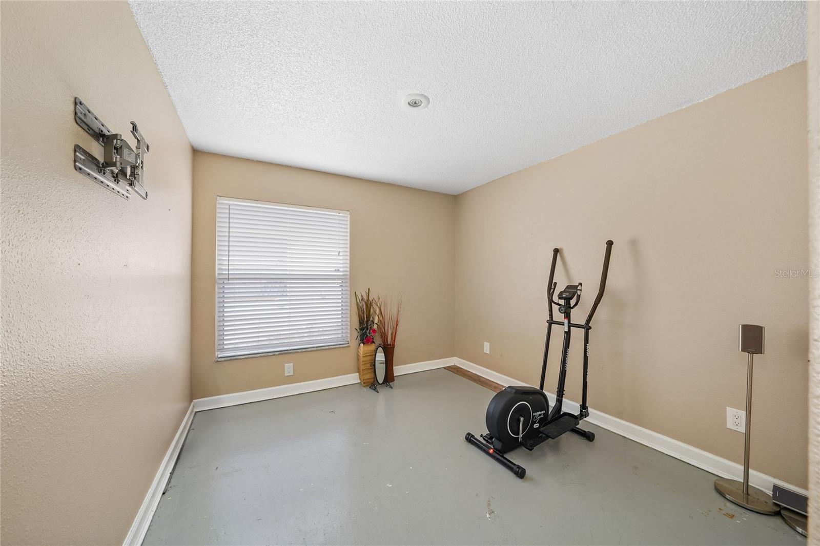 EAGLERIDGE PH 02 - Residential
