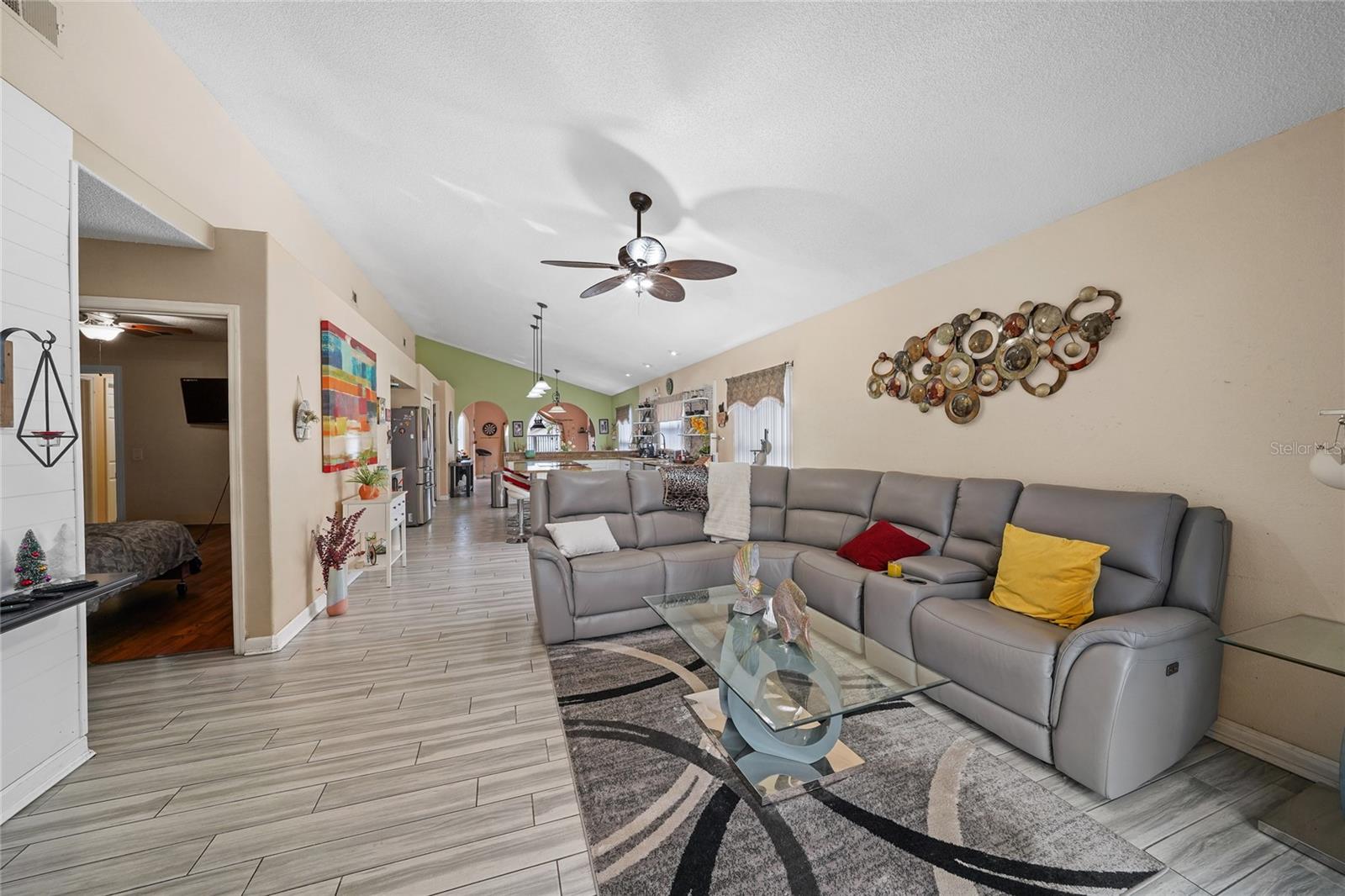 EAGLERIDGE PH 02 - Residential