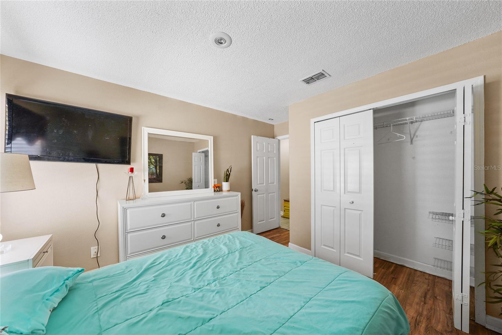 EAGLERIDGE PH 02 - Residential