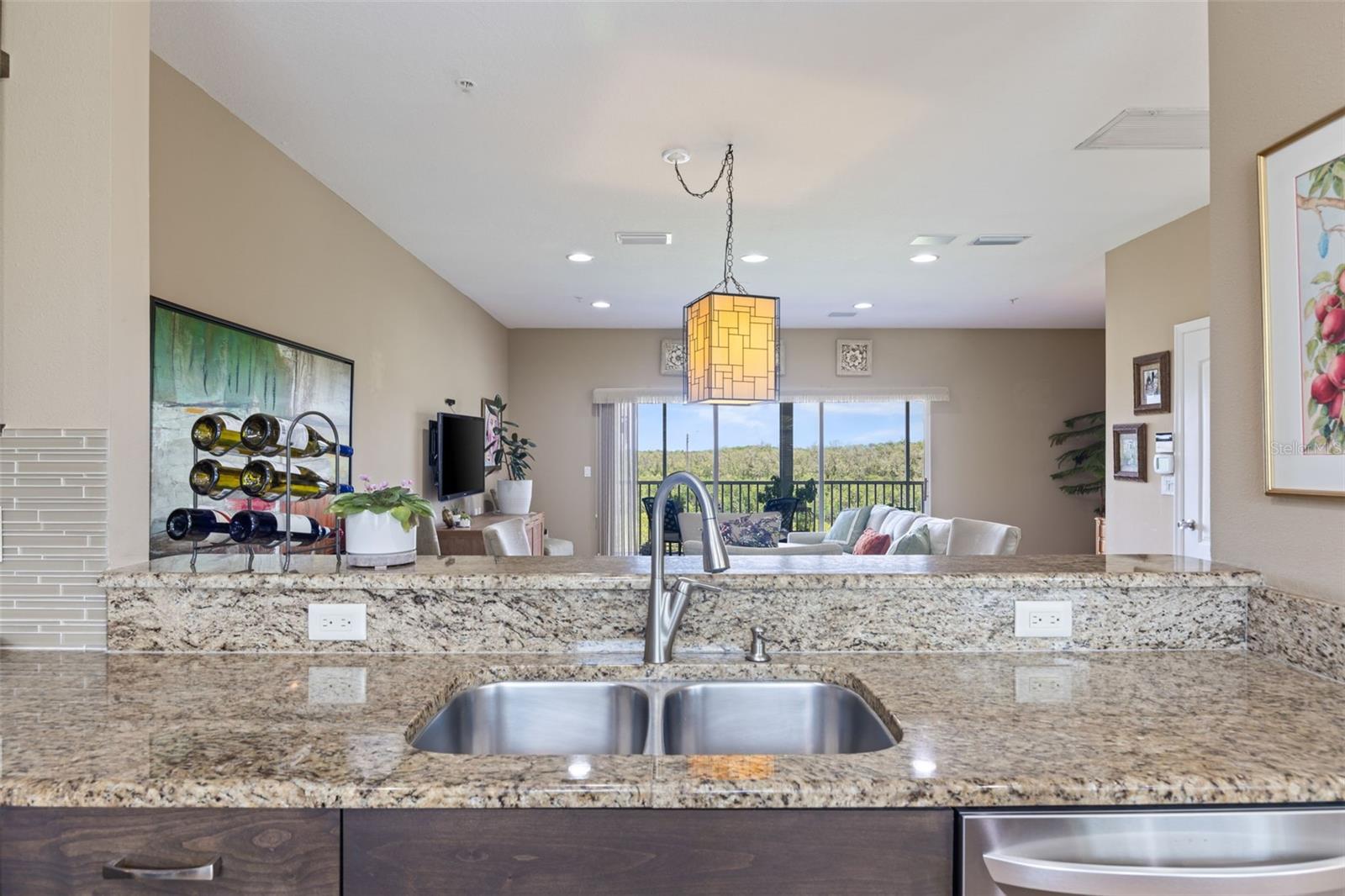 BAYSHORE TWNHS - Residential