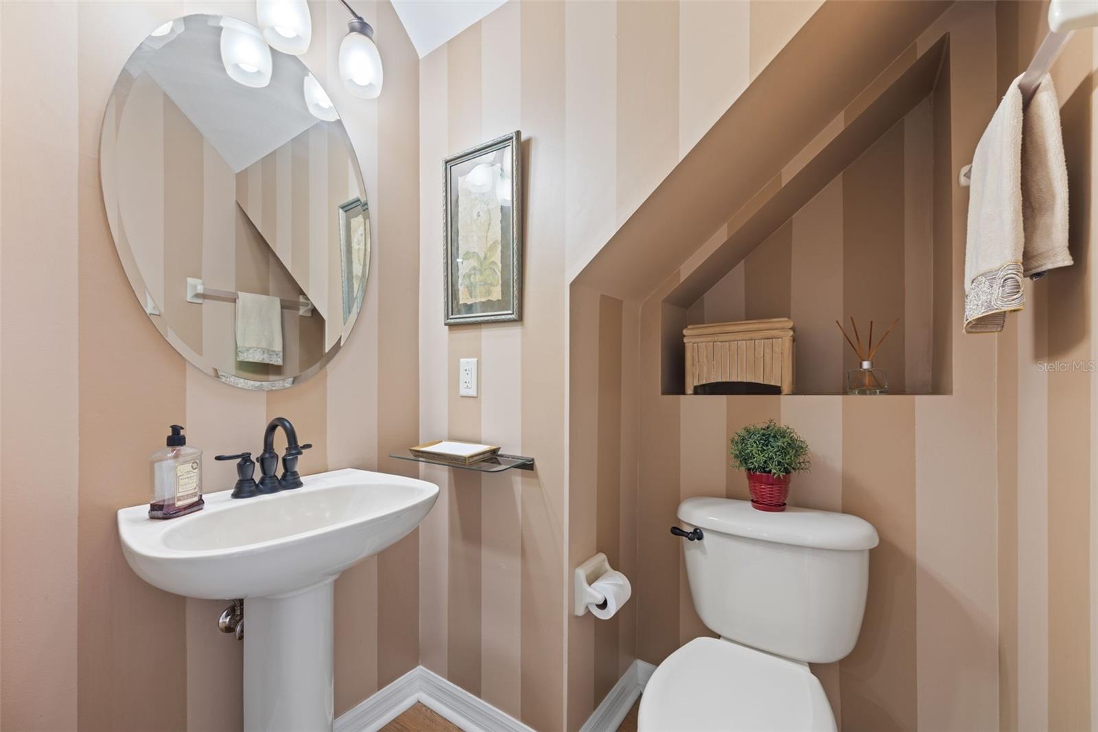 BAYSHORE TWNHS - Residential