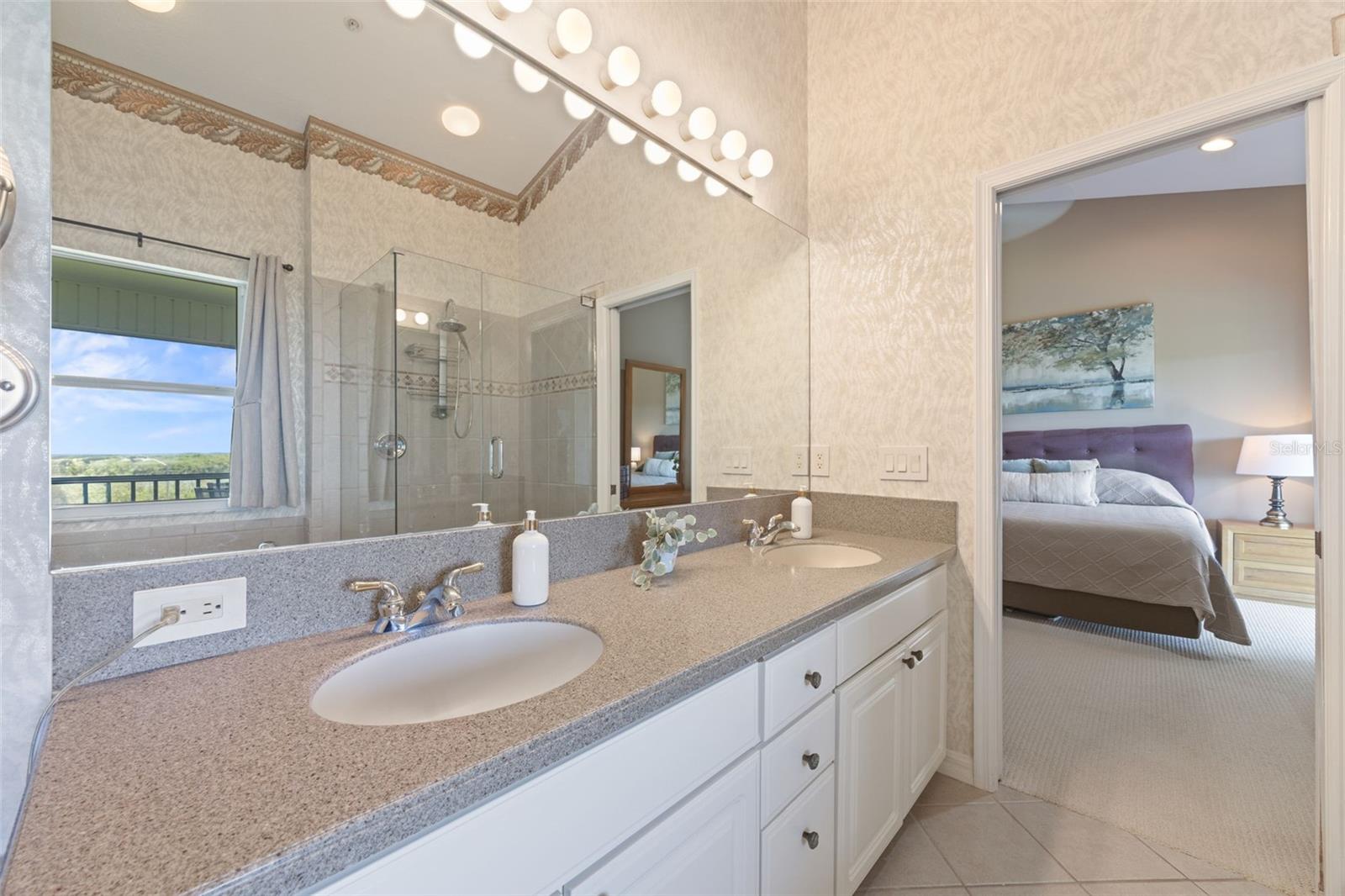 BAYSHORE TWNHS - Residential