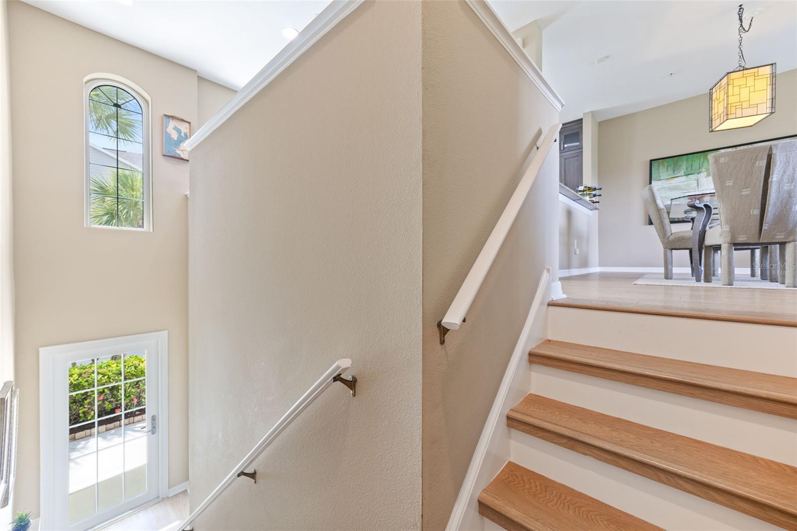 BAYSHORE TWNHS - Residential