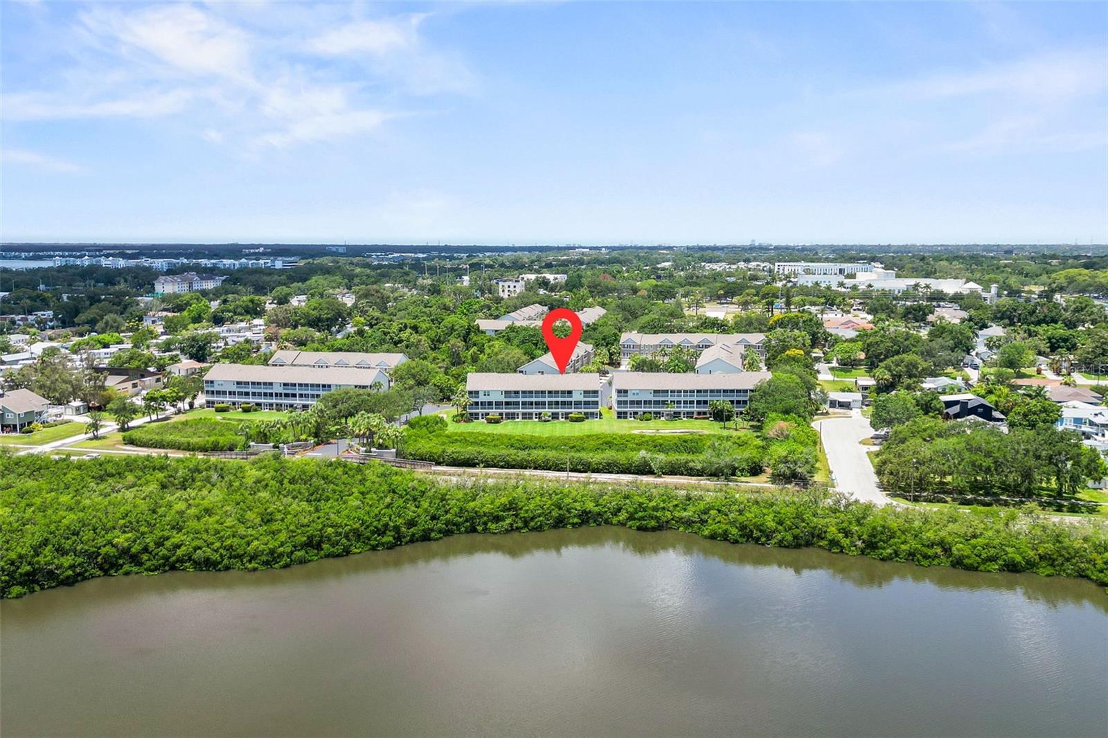BAYSHORE TWNHS - Residential