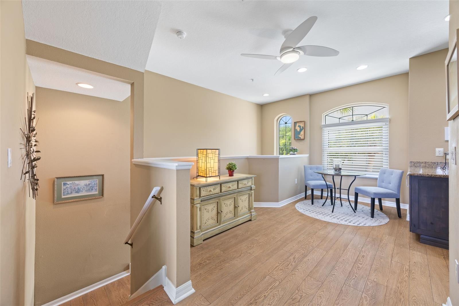 BAYSHORE TWNHS - Residential