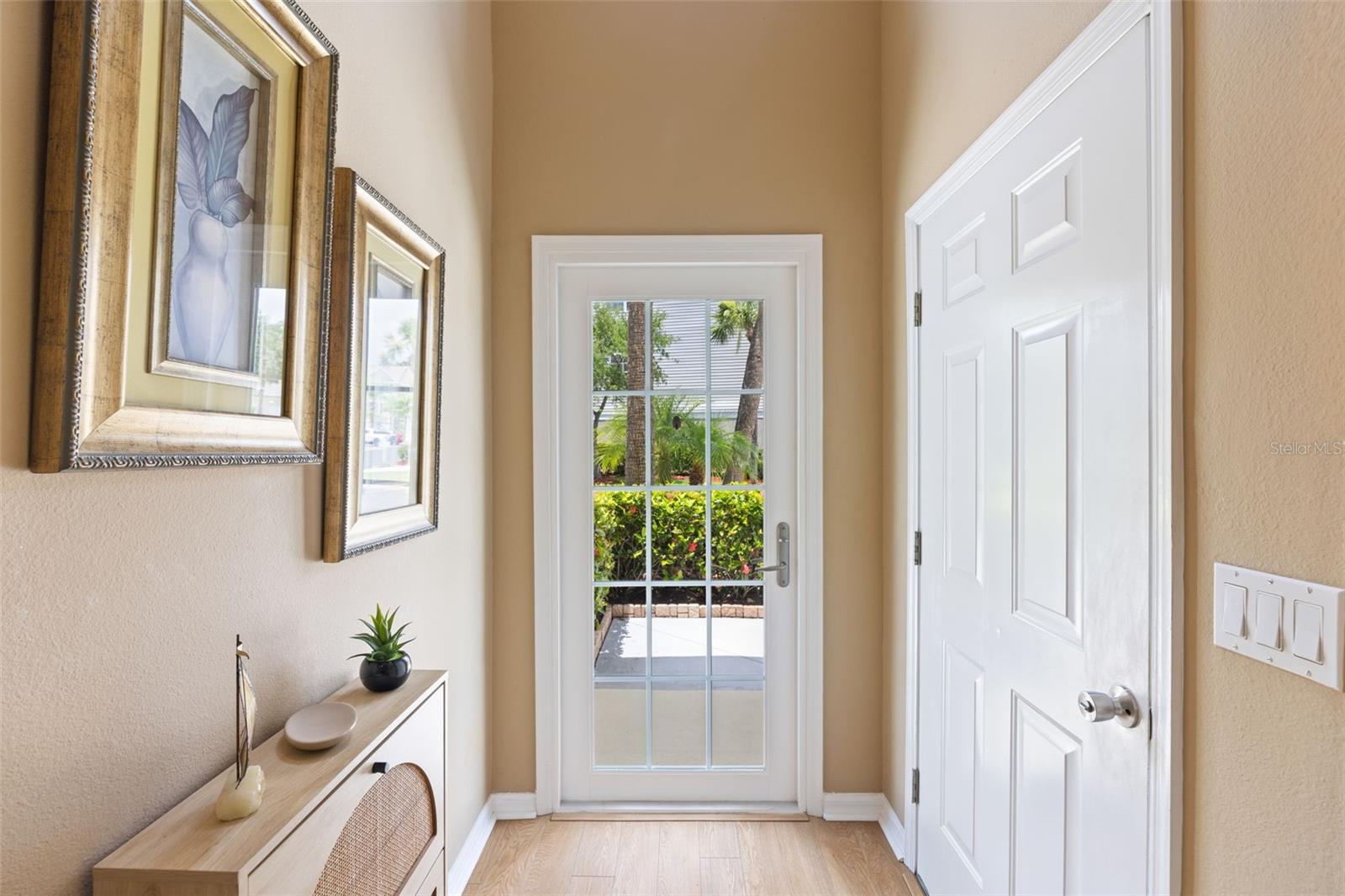 BAYSHORE TWNHS - Residential