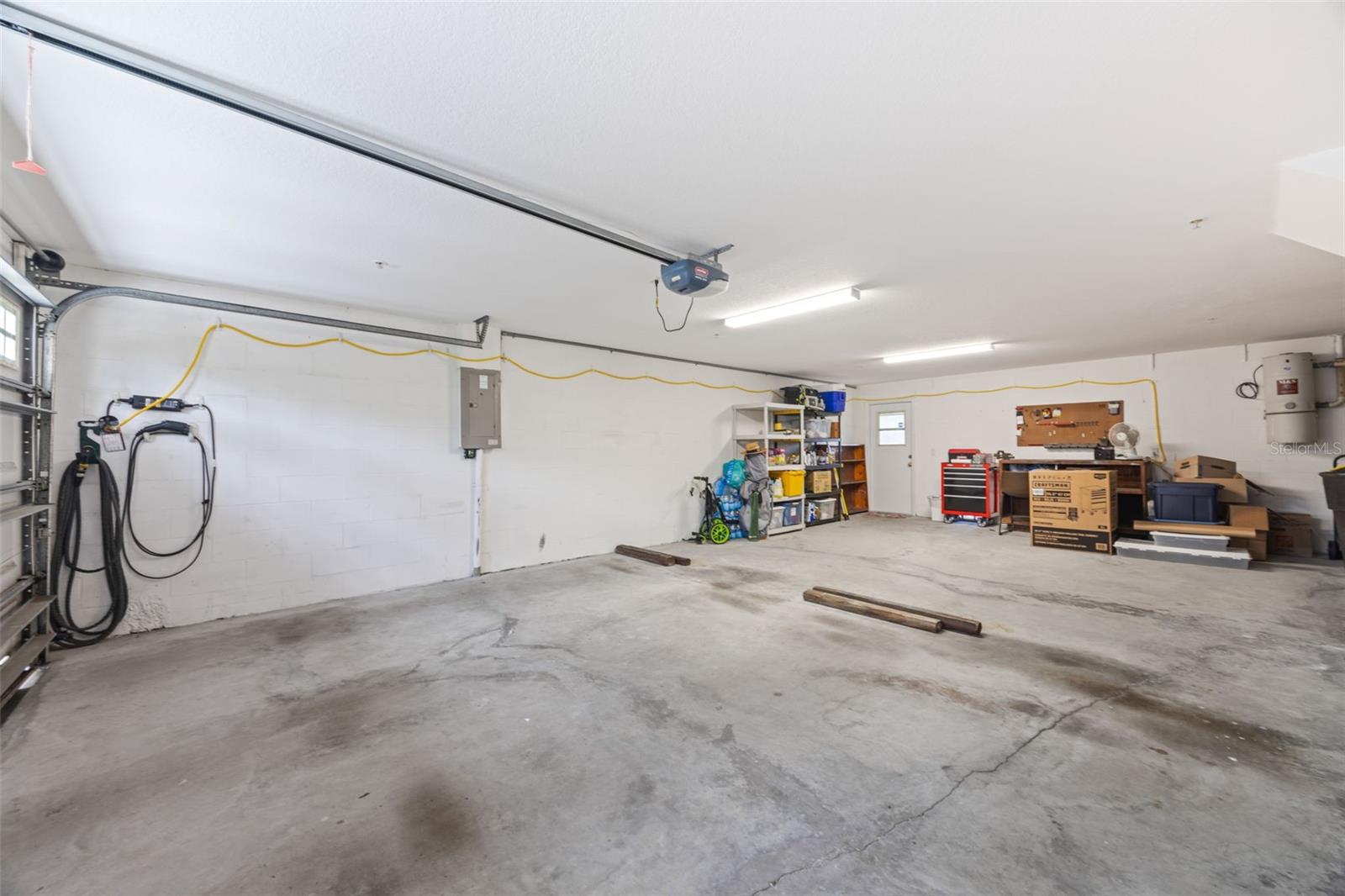 BAYSHORE TWNHS - Residential