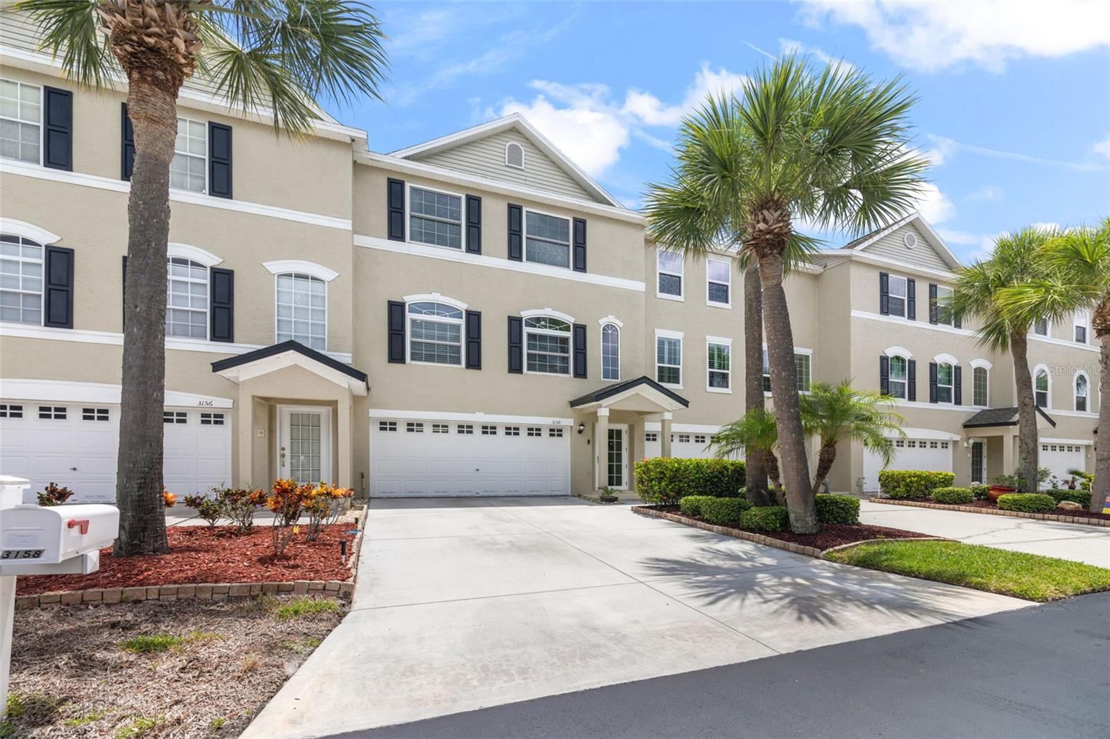 BAYSHORE TWNHS - Residential