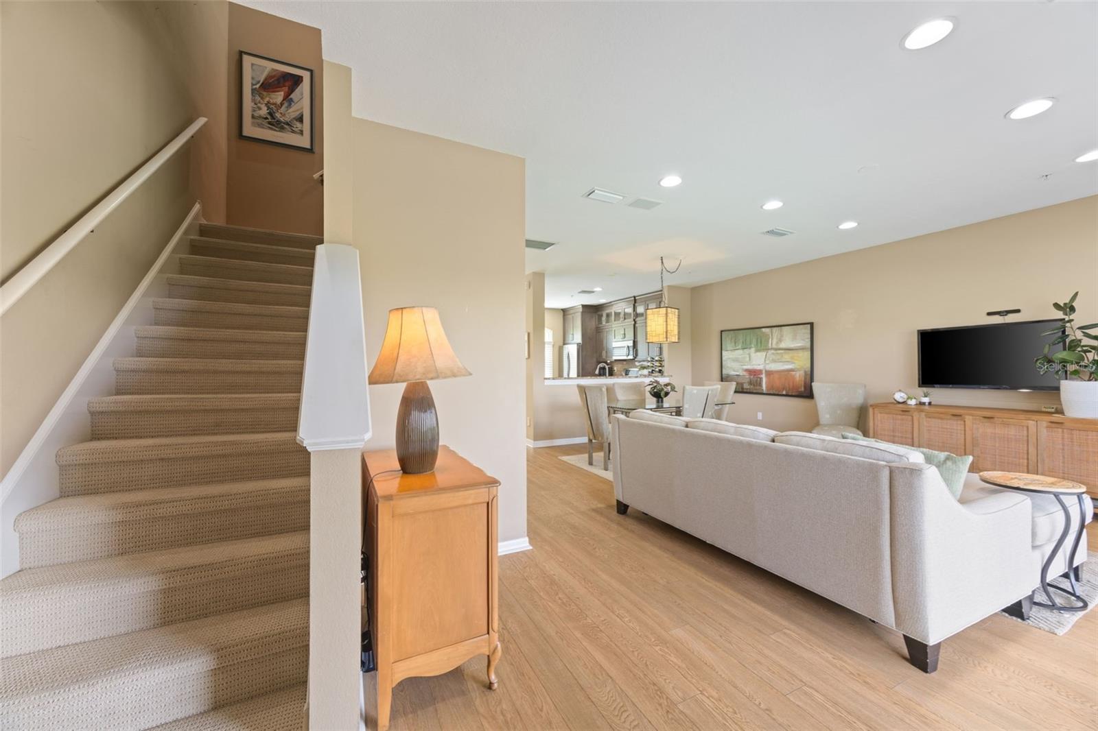 BAYSHORE TWNHS - Residential