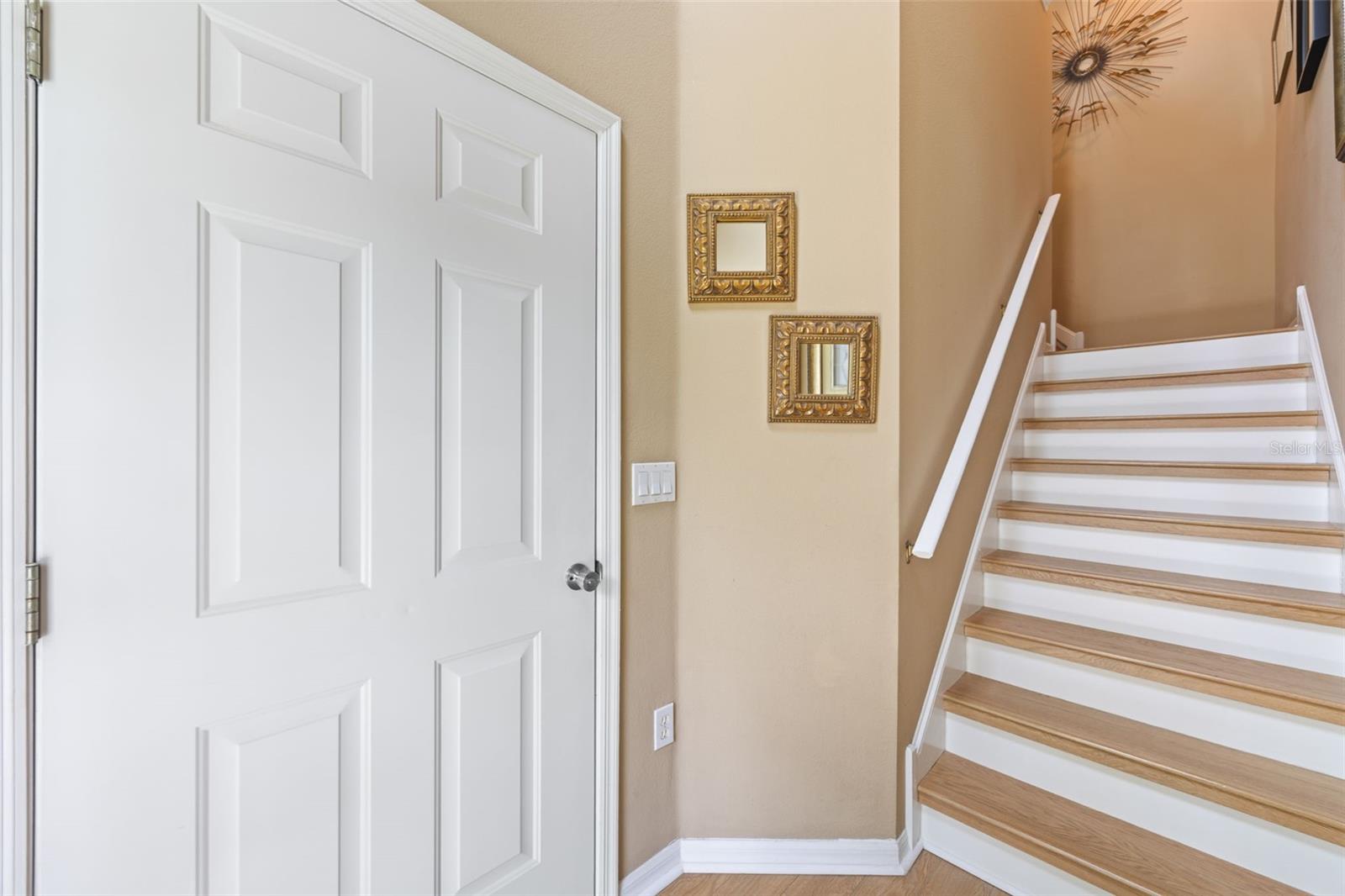 BAYSHORE TWNHS - Residential