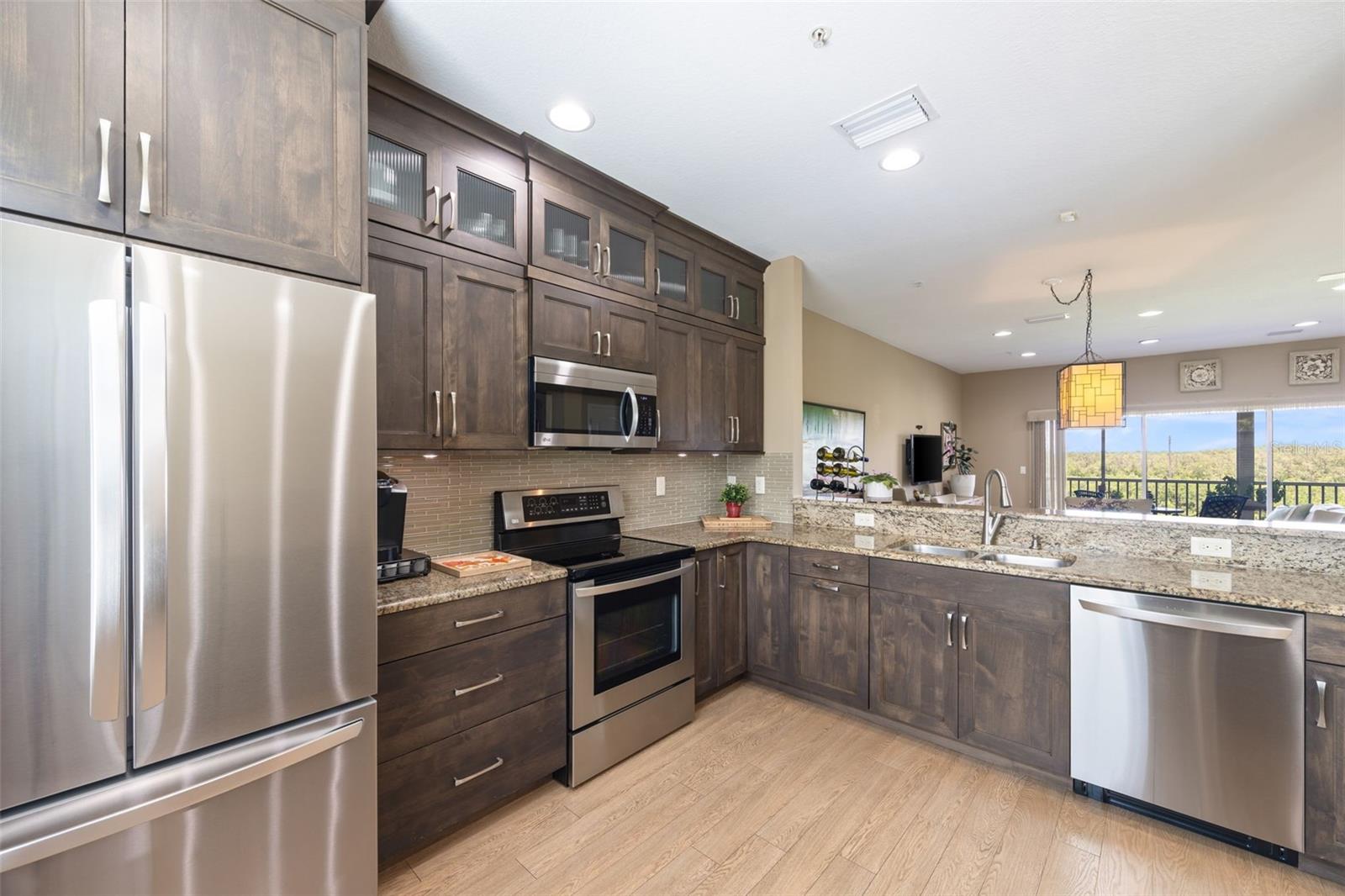 BAYSHORE TWNHS - Residential