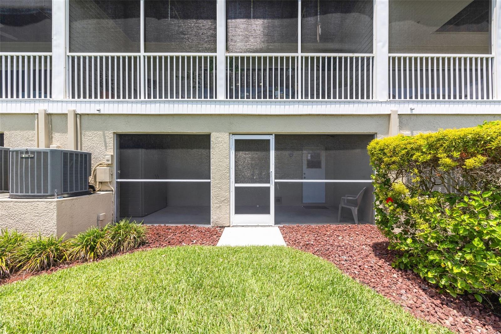 BAYSHORE TWNHS - Residential
