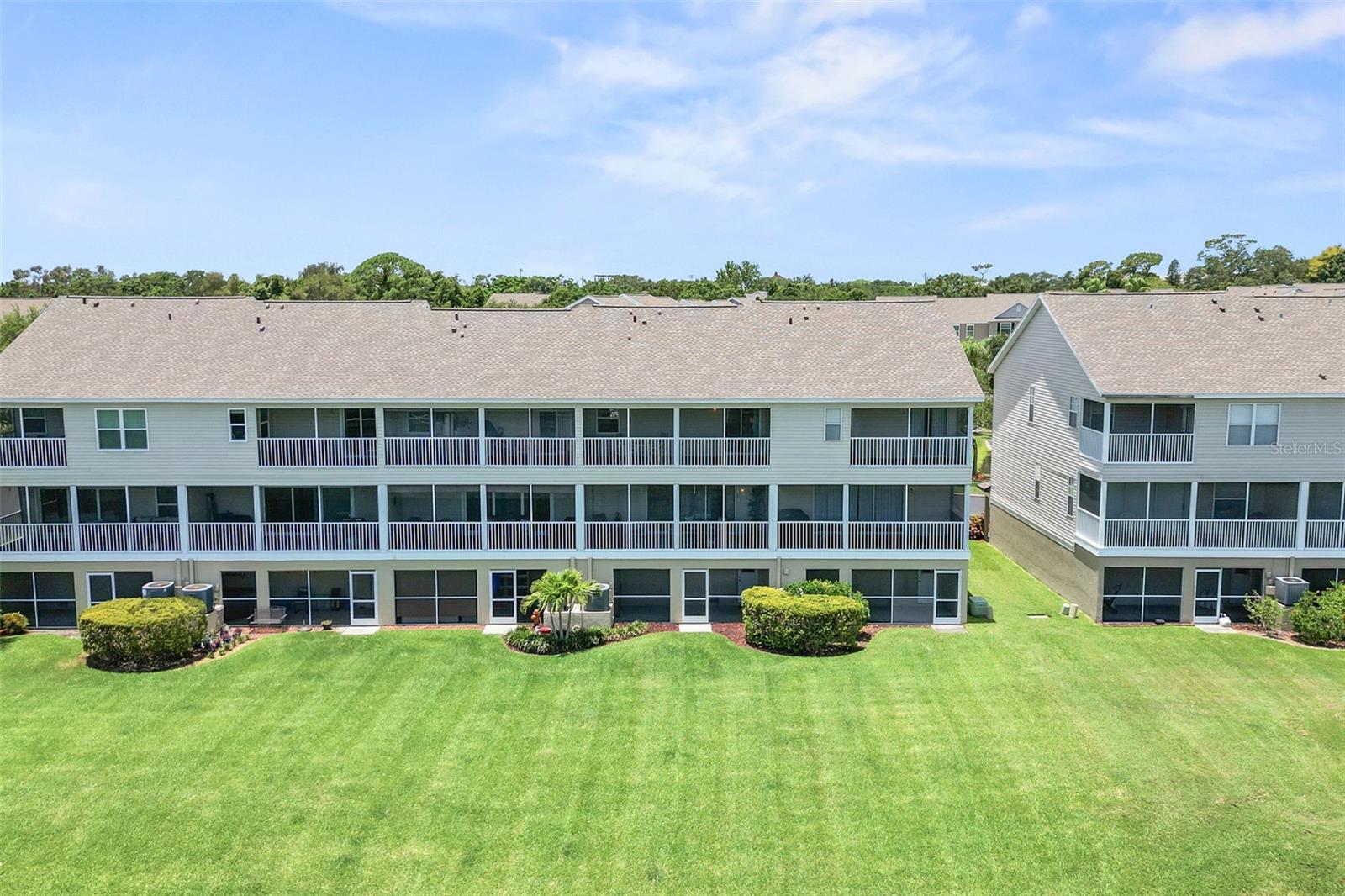 BAYSHORE TWNHS - Residential