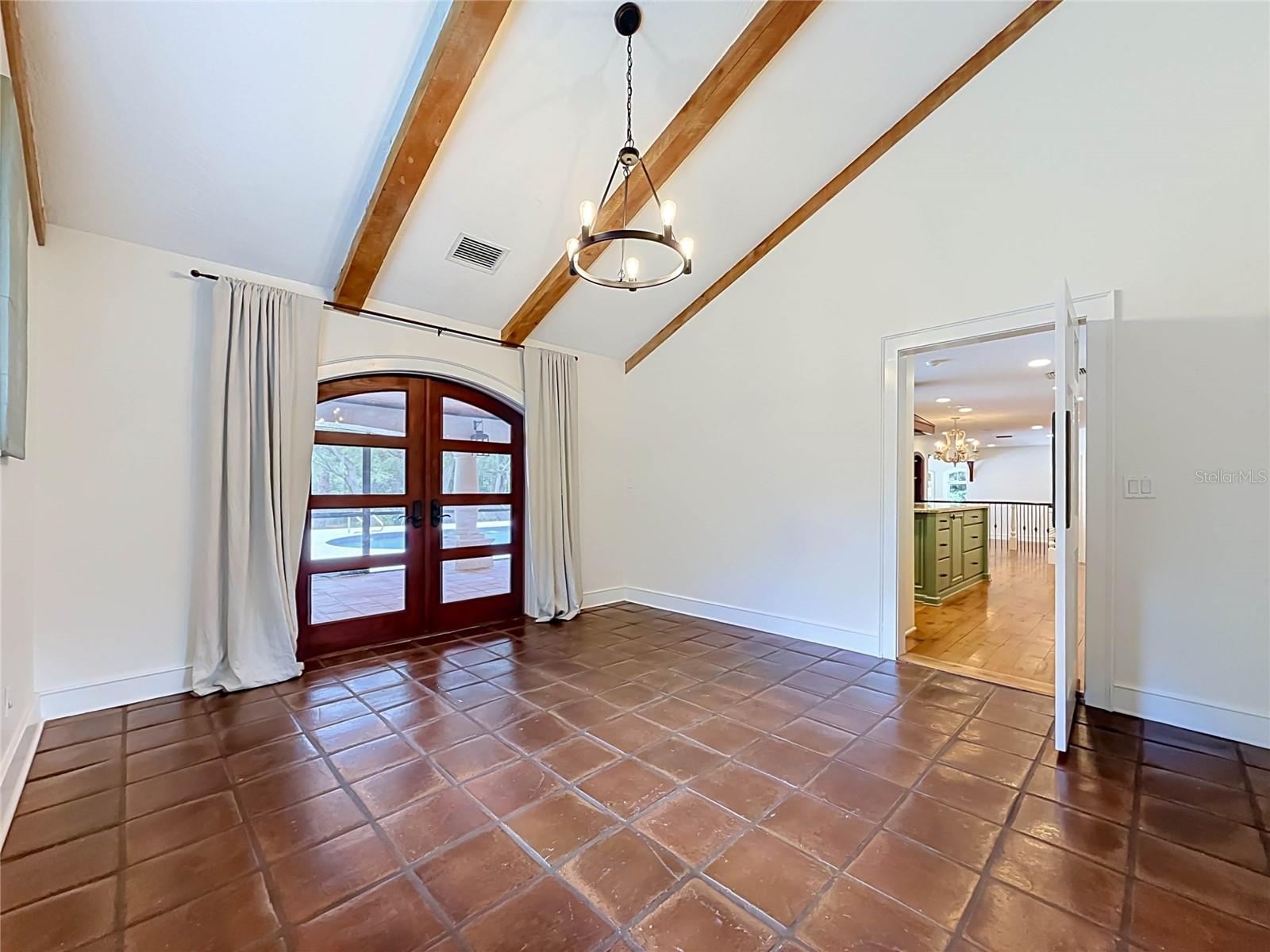 SPANISH TRAILS - Residential