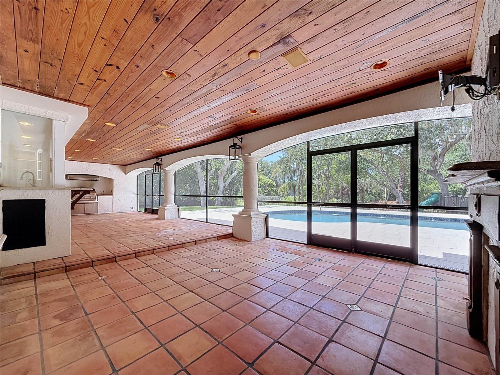 SPANISH TRAILS - Residential