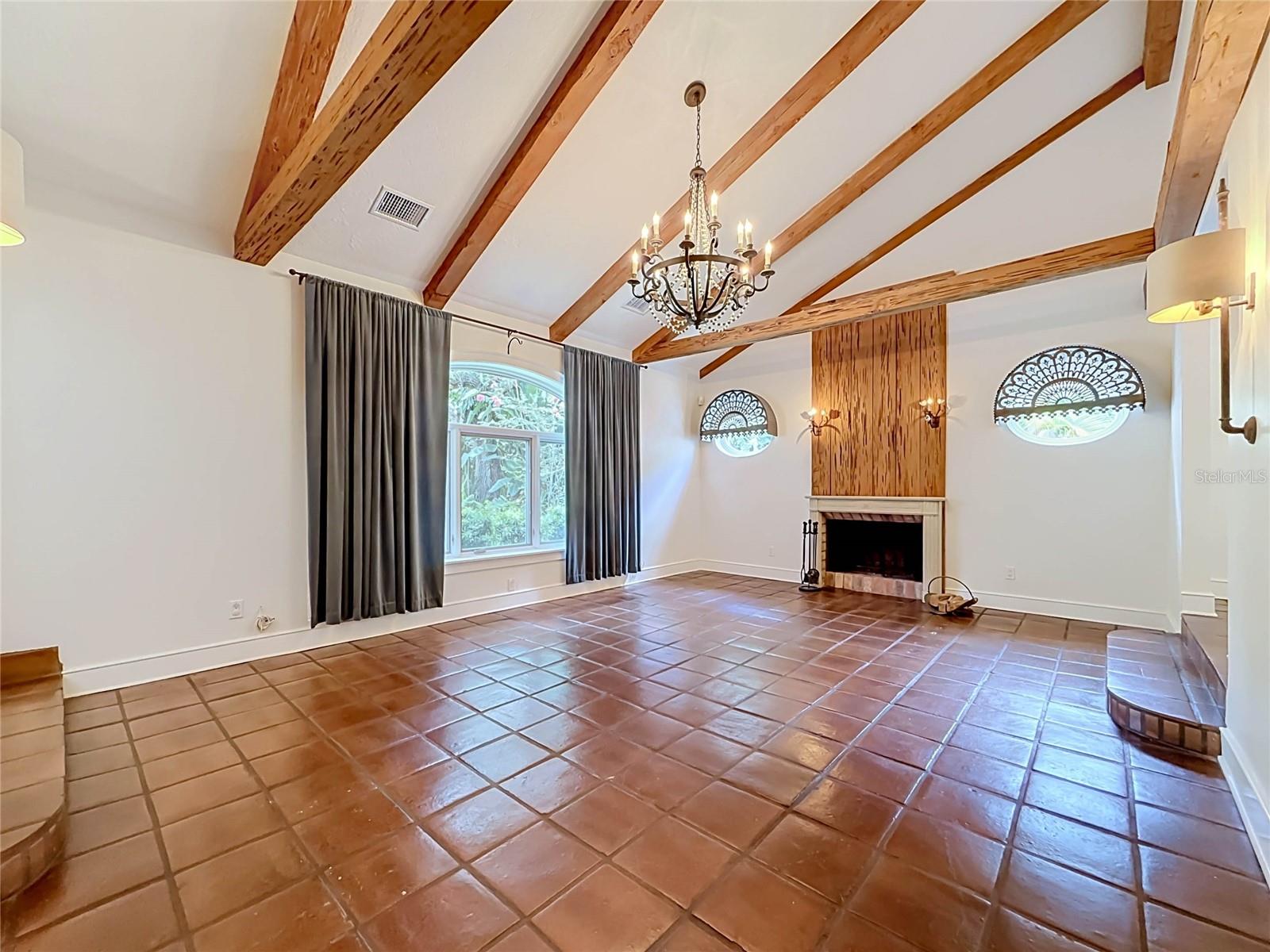 SPANISH TRAILS - Residential