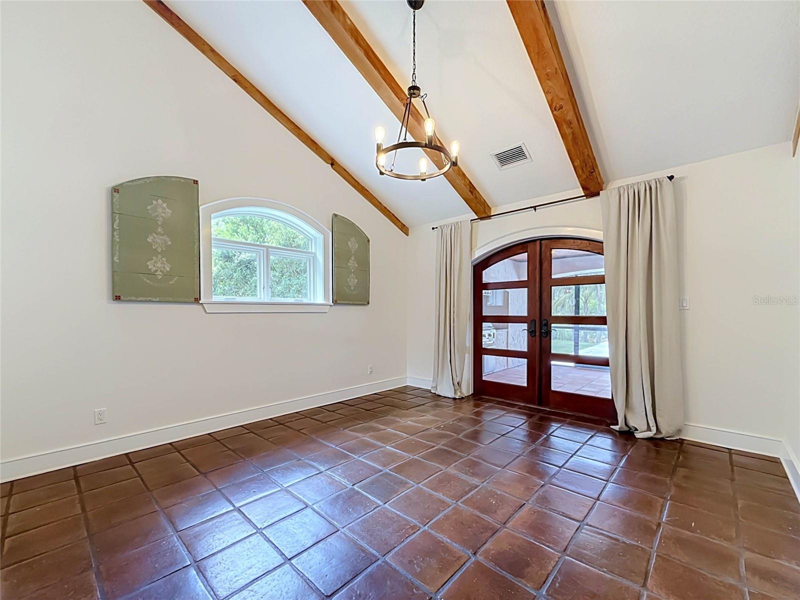 SPANISH TRAILS - Residential