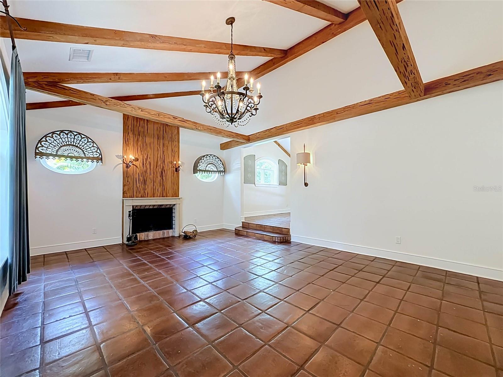 SPANISH TRAILS - Residential