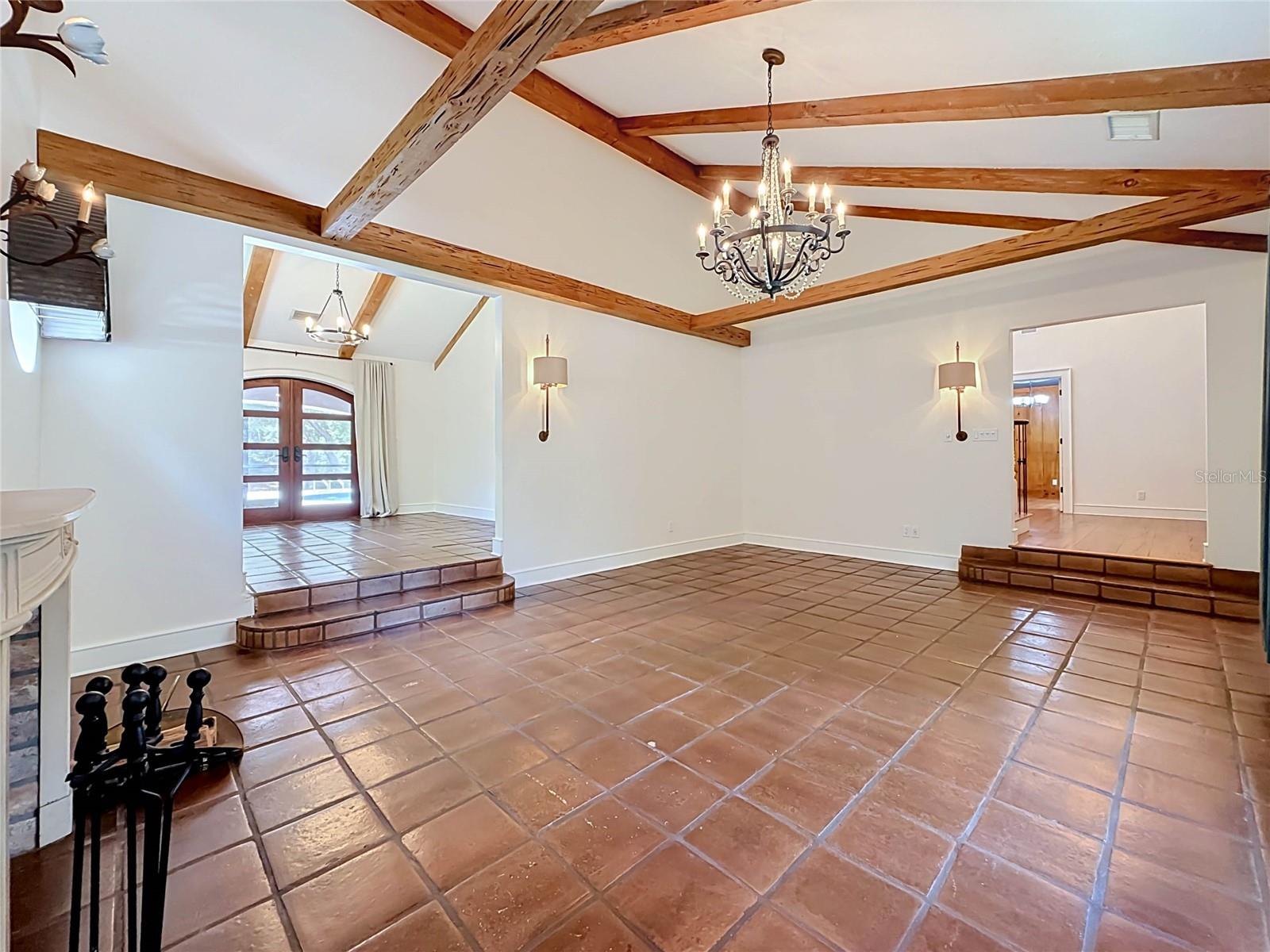 SPANISH TRAILS - Residential