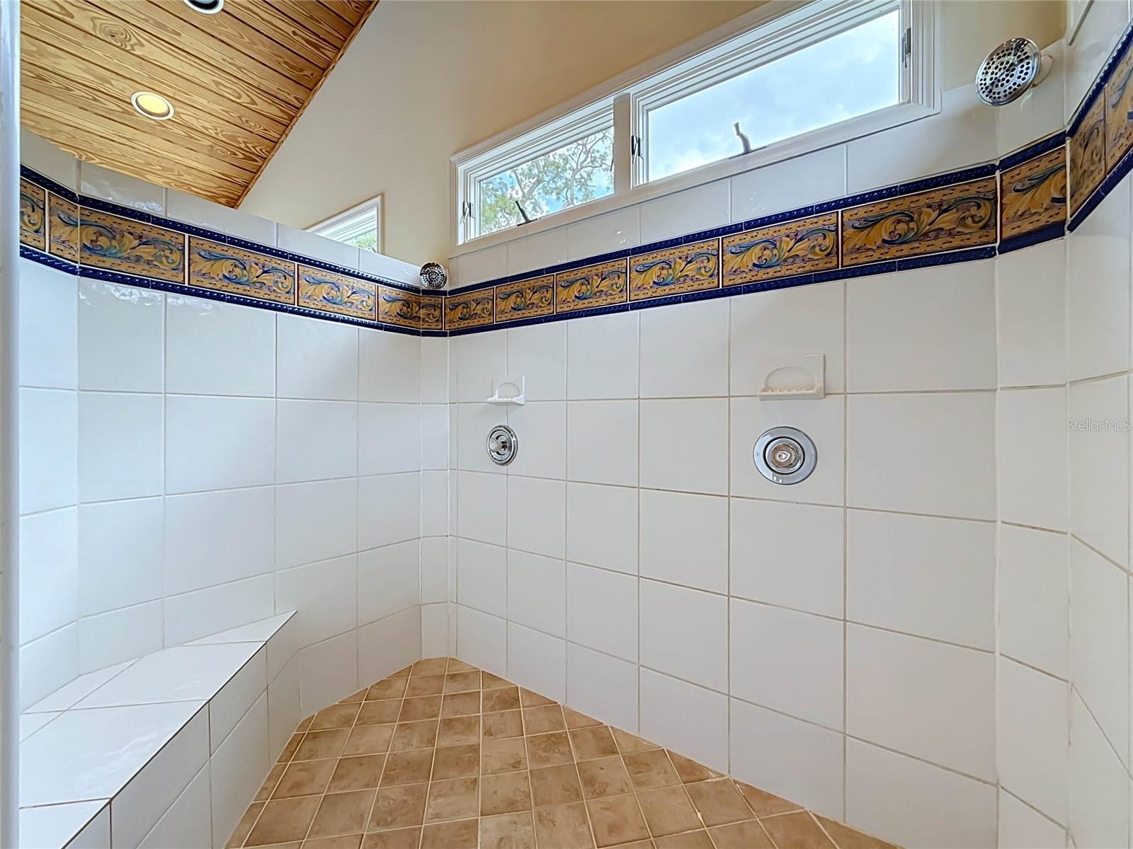 SPANISH TRAILS - Residential