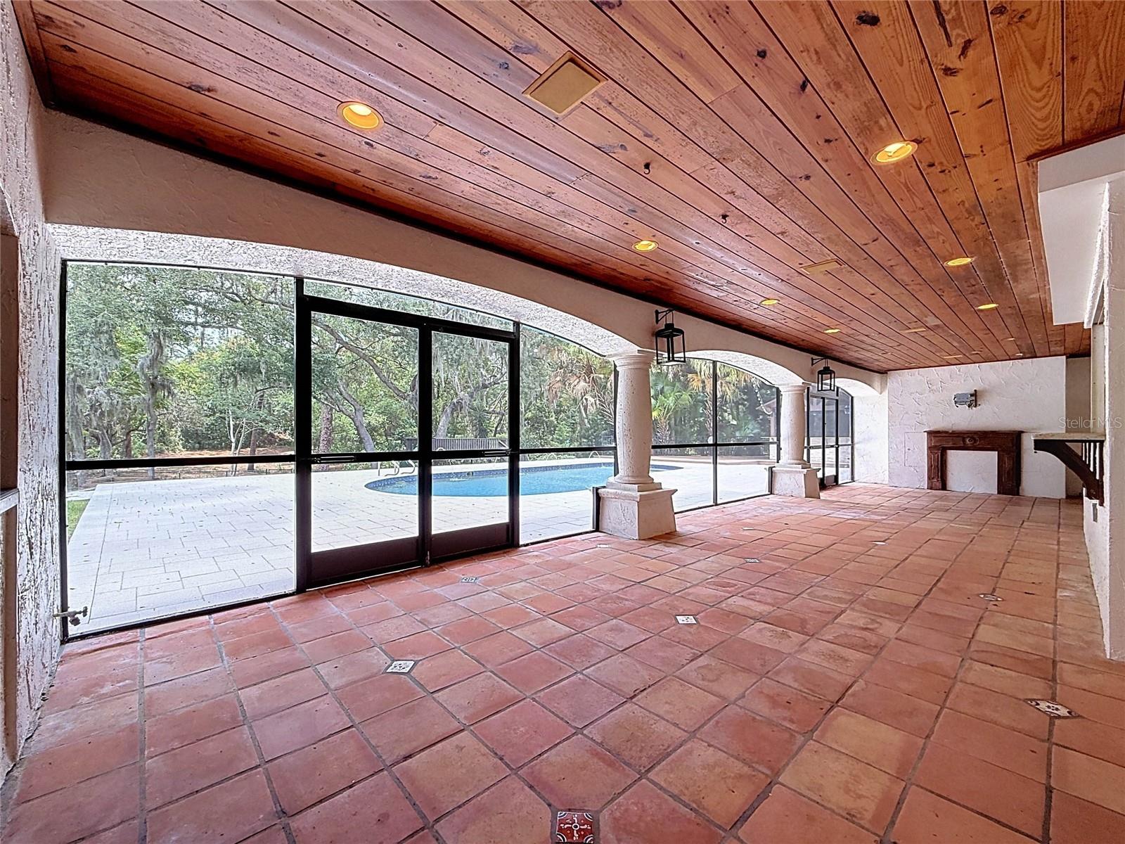 SPANISH TRAILS - Residential