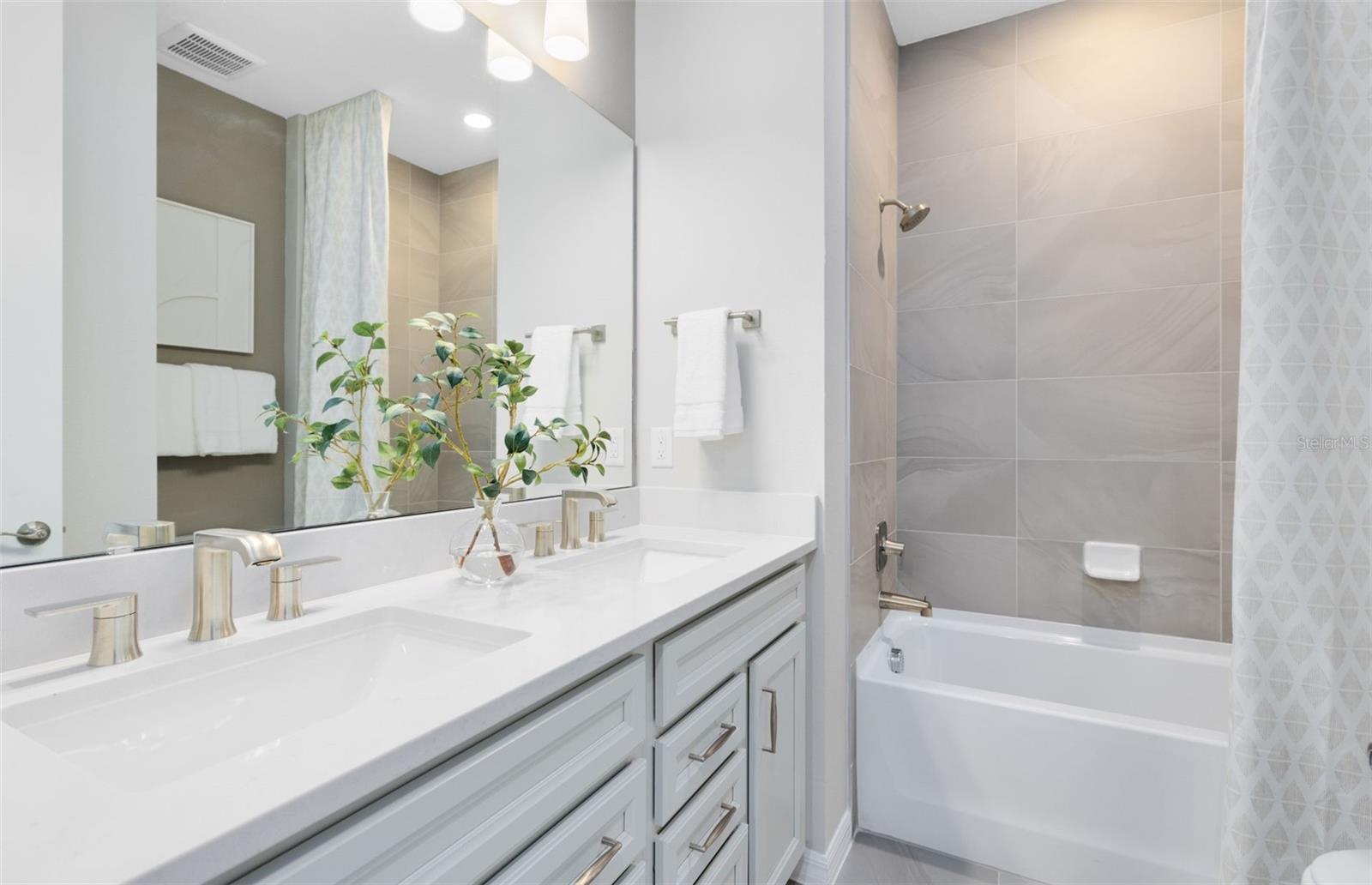 VIDAS WAY LEGACY PHASE 1B - Residential