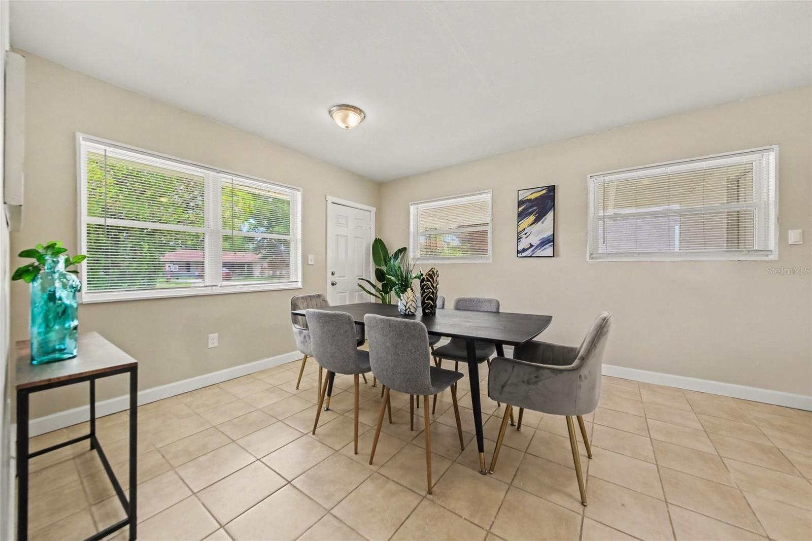 SUBURBAN HOMES FIRST ADD - Residential