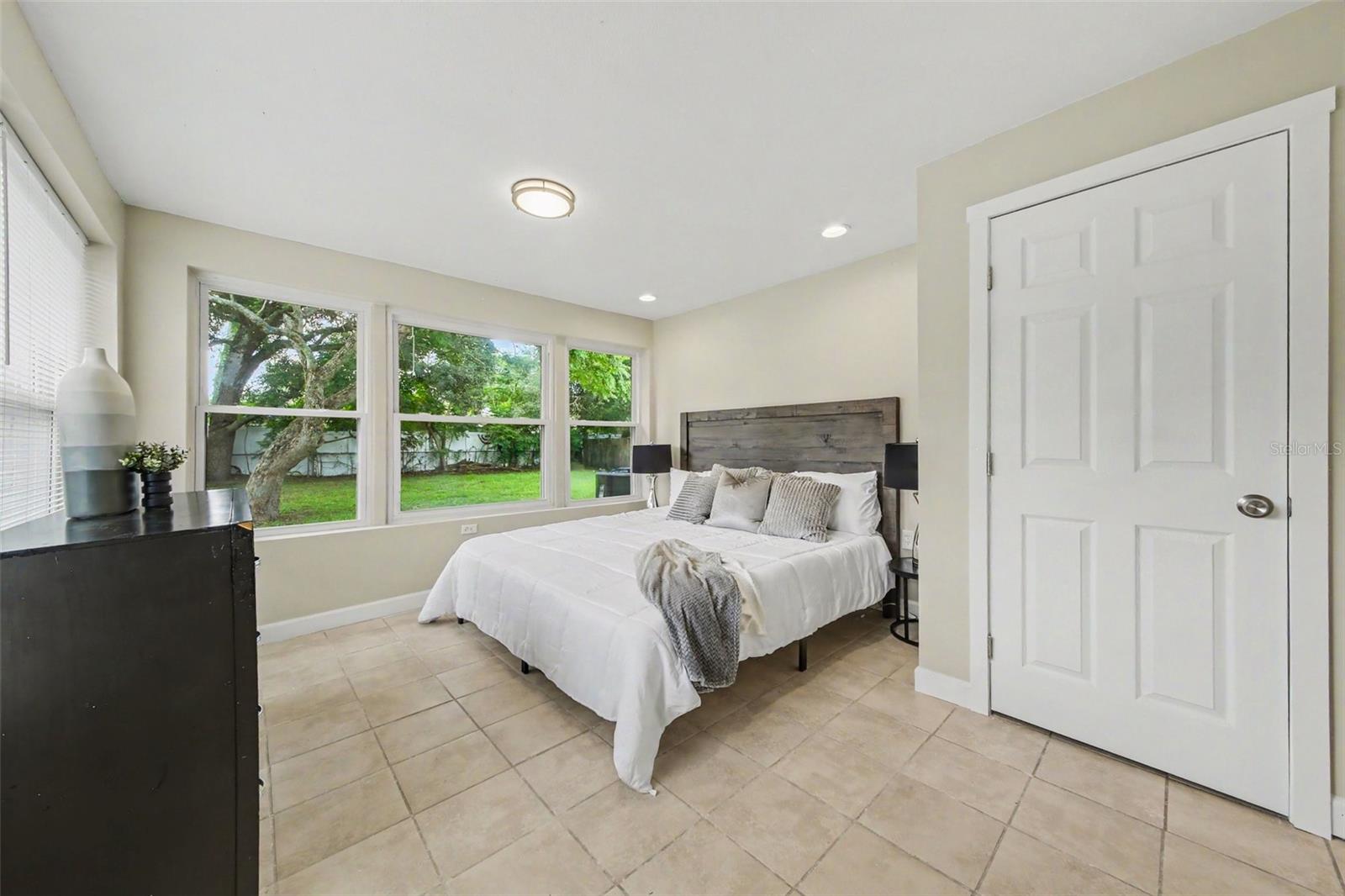 SUBURBAN HOMES FIRST ADD - Residential
