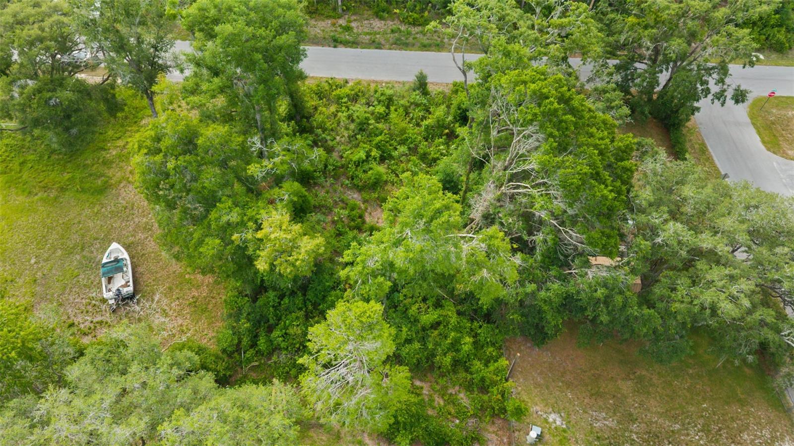 PASCO LAKES ESTATES - Land