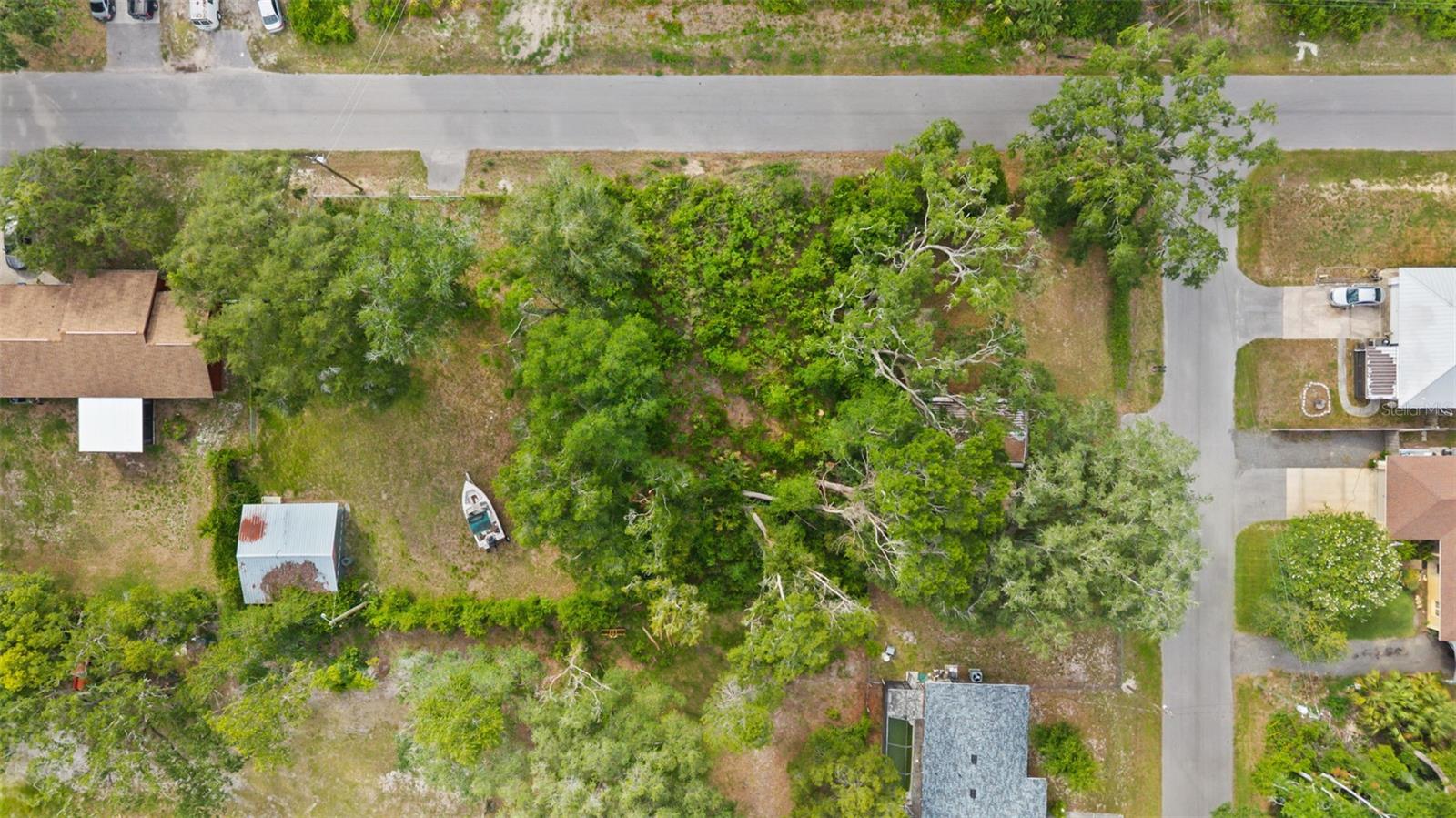 PASCO LAKES ESTATES - Land