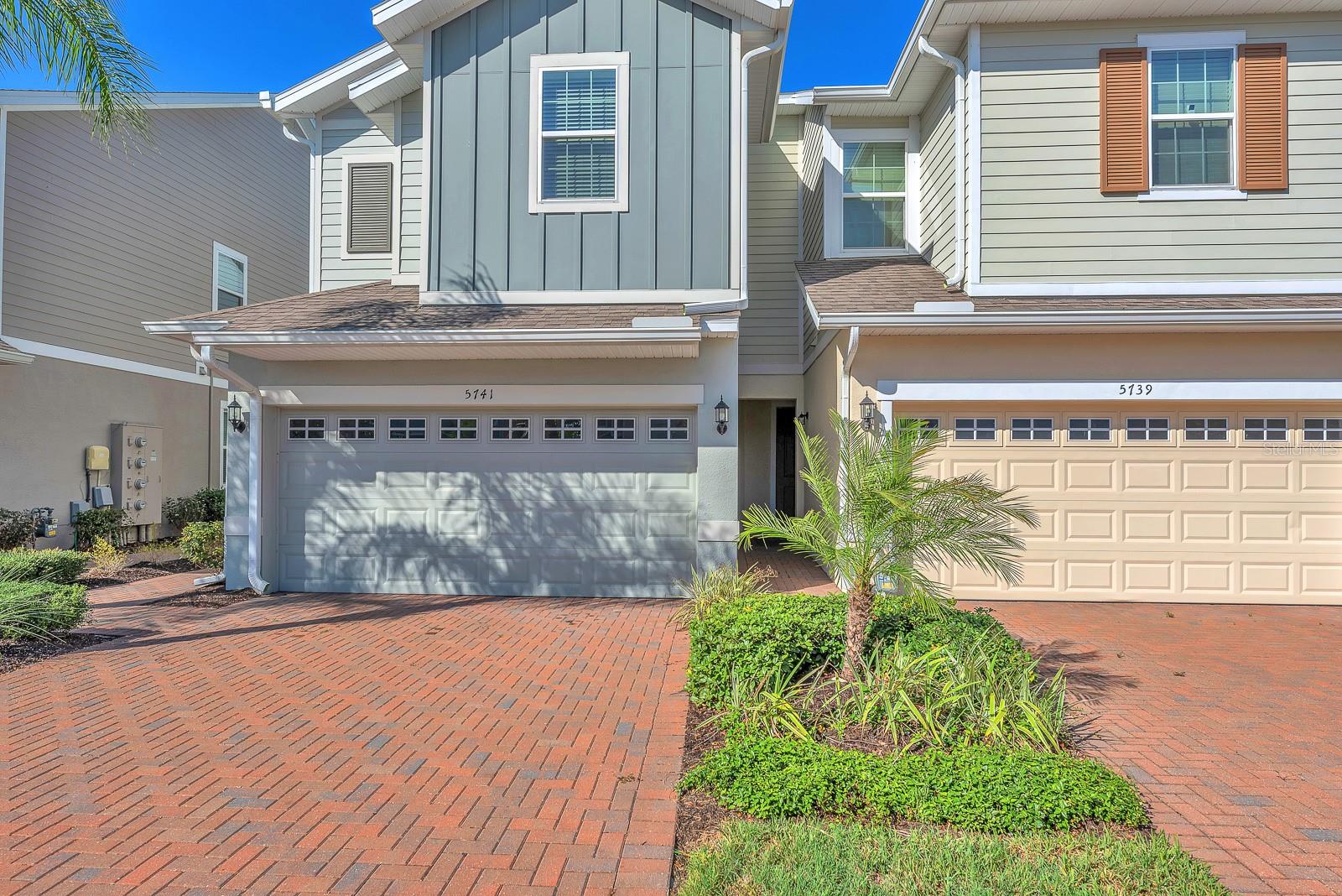 FISHHAWK RANCH WEST TWNHMS - Residential