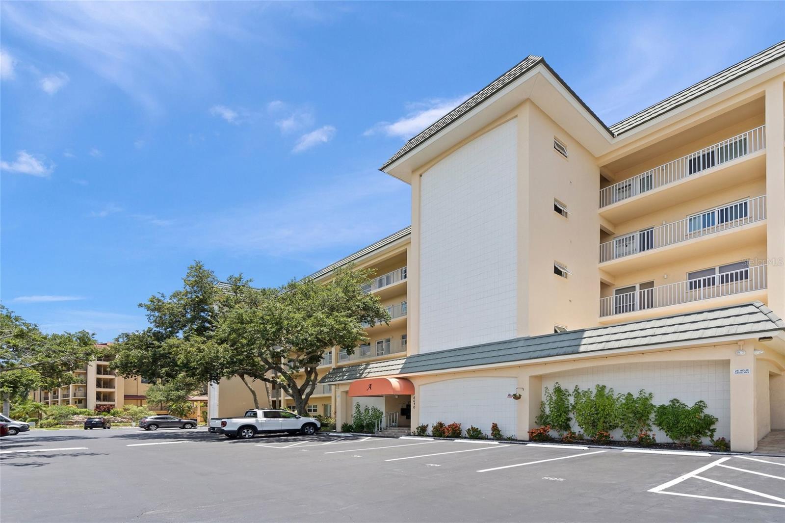 BAY TREE CLUB - Residential