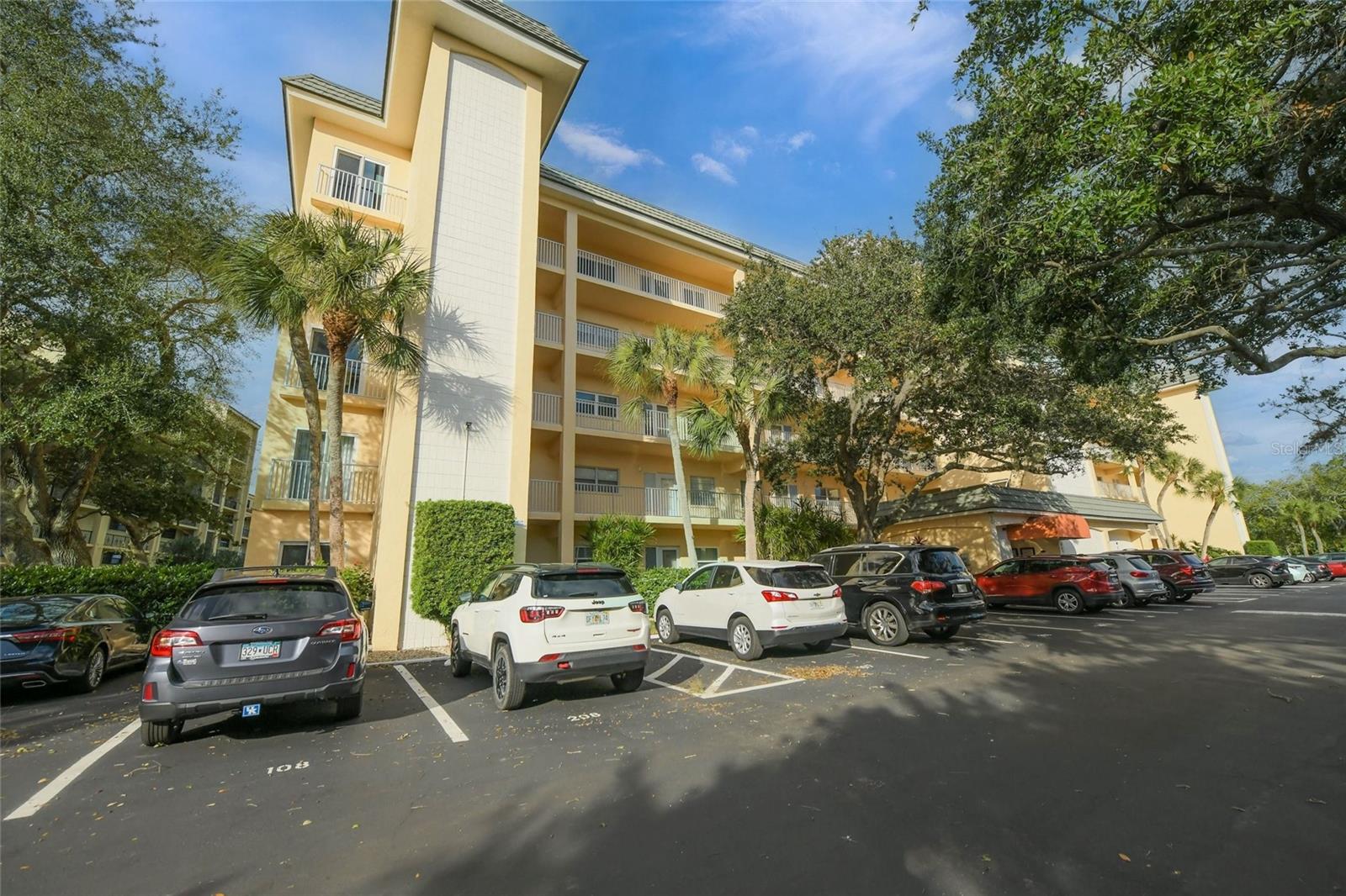 BAY TREE CLUB - Residential