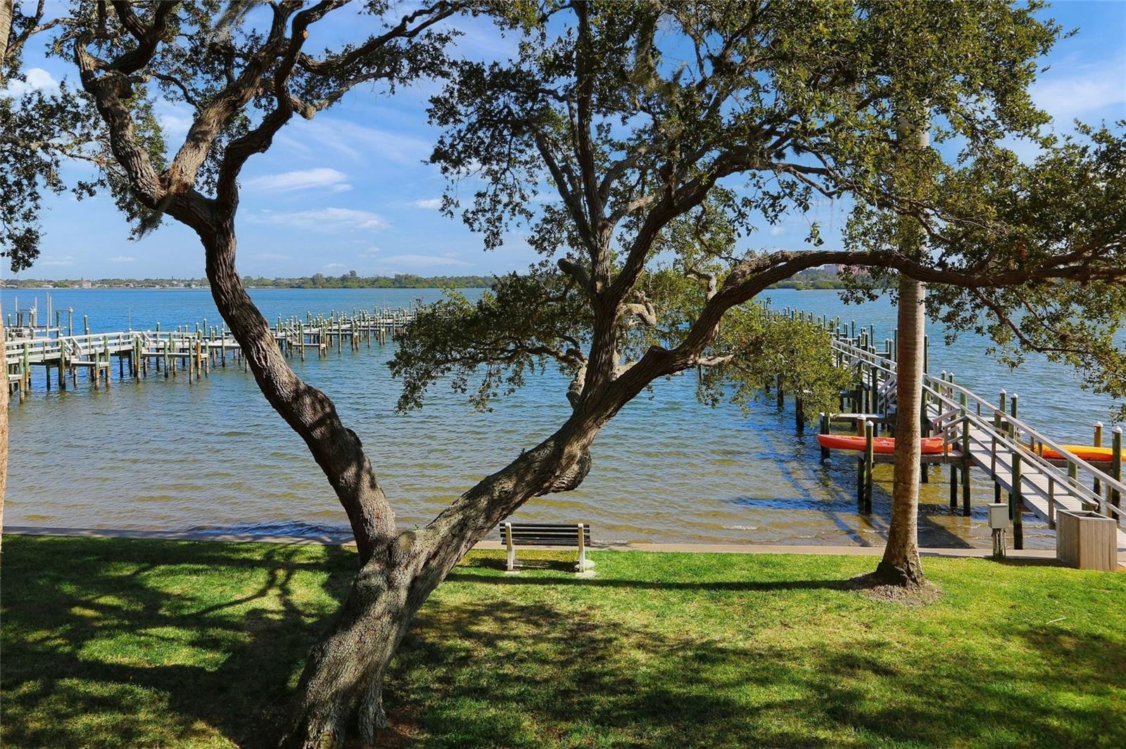 BAY TREE CLUB - Residential
