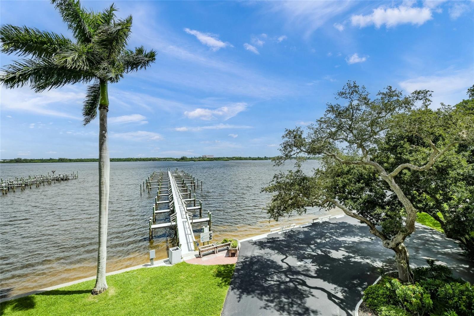 BAY TREE CLUB - Residential