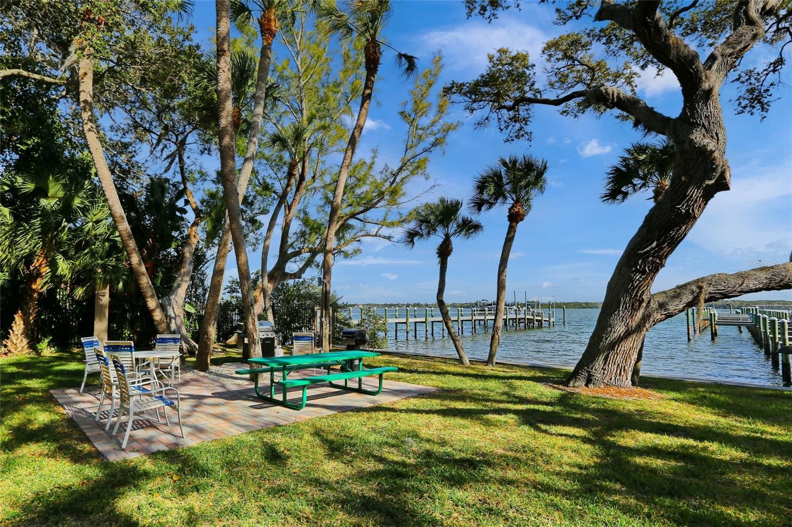 BAY TREE CLUB - Residential