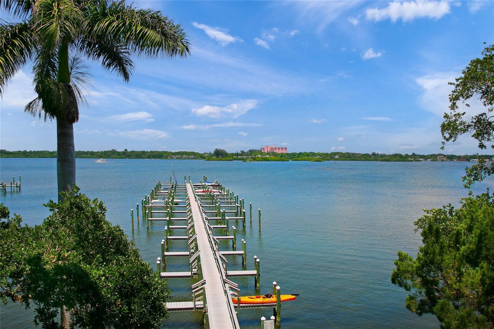 BAY TREE CLUB - Residential