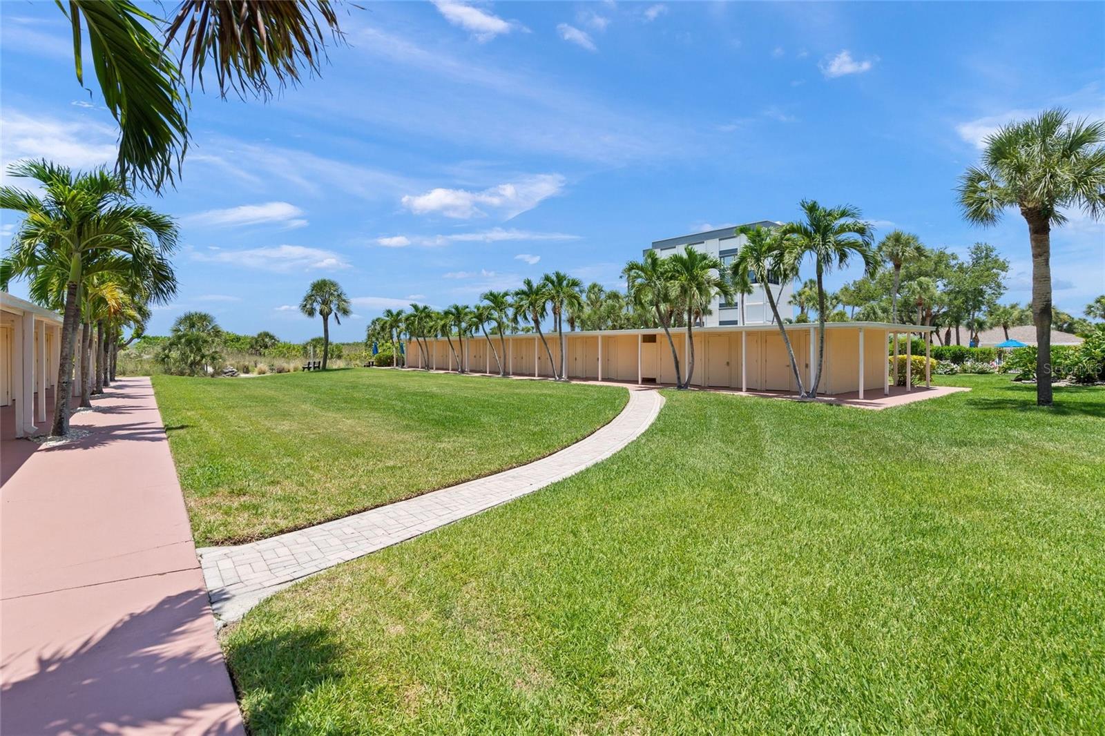 BAY TREE CLUB - Residential