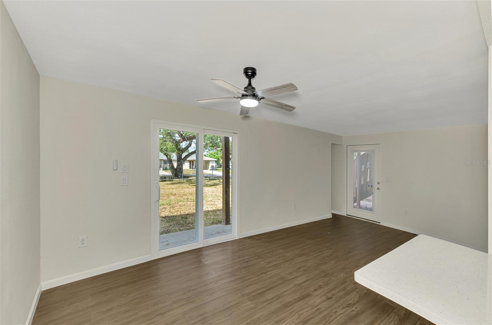 LAKE VIEW CONDO PH I - Residential