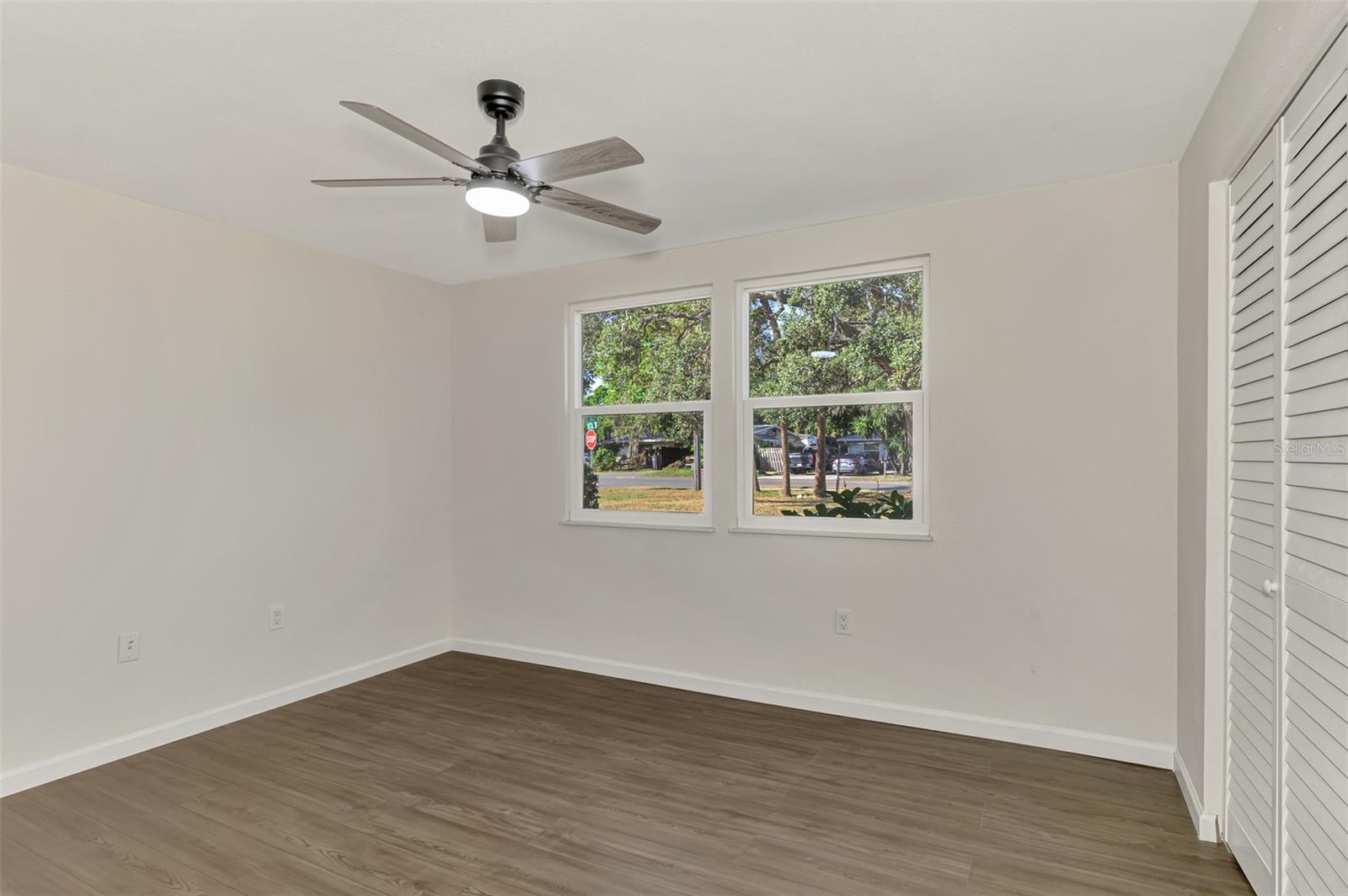 LAKE VIEW CONDO PH I - Residential