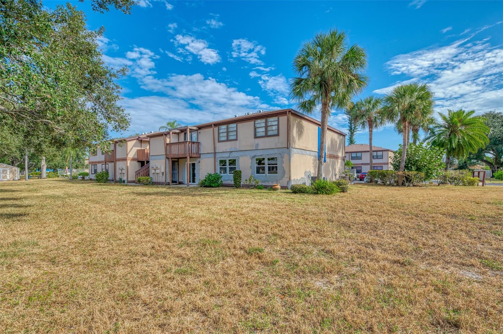 LAKE VIEW CONDO PH I - Residential