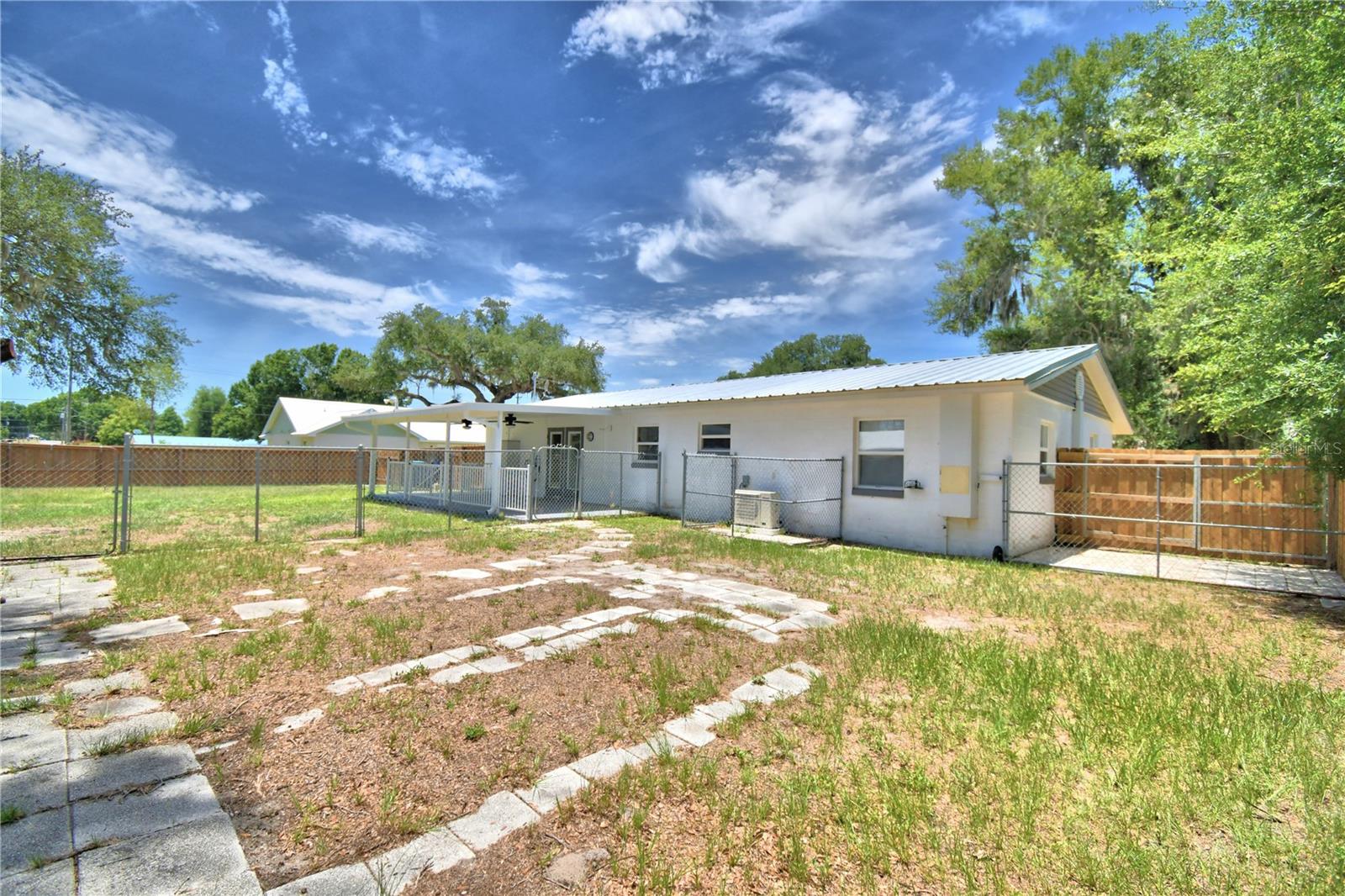 OAKLAND PARK OR A D GILLEYS - Residential