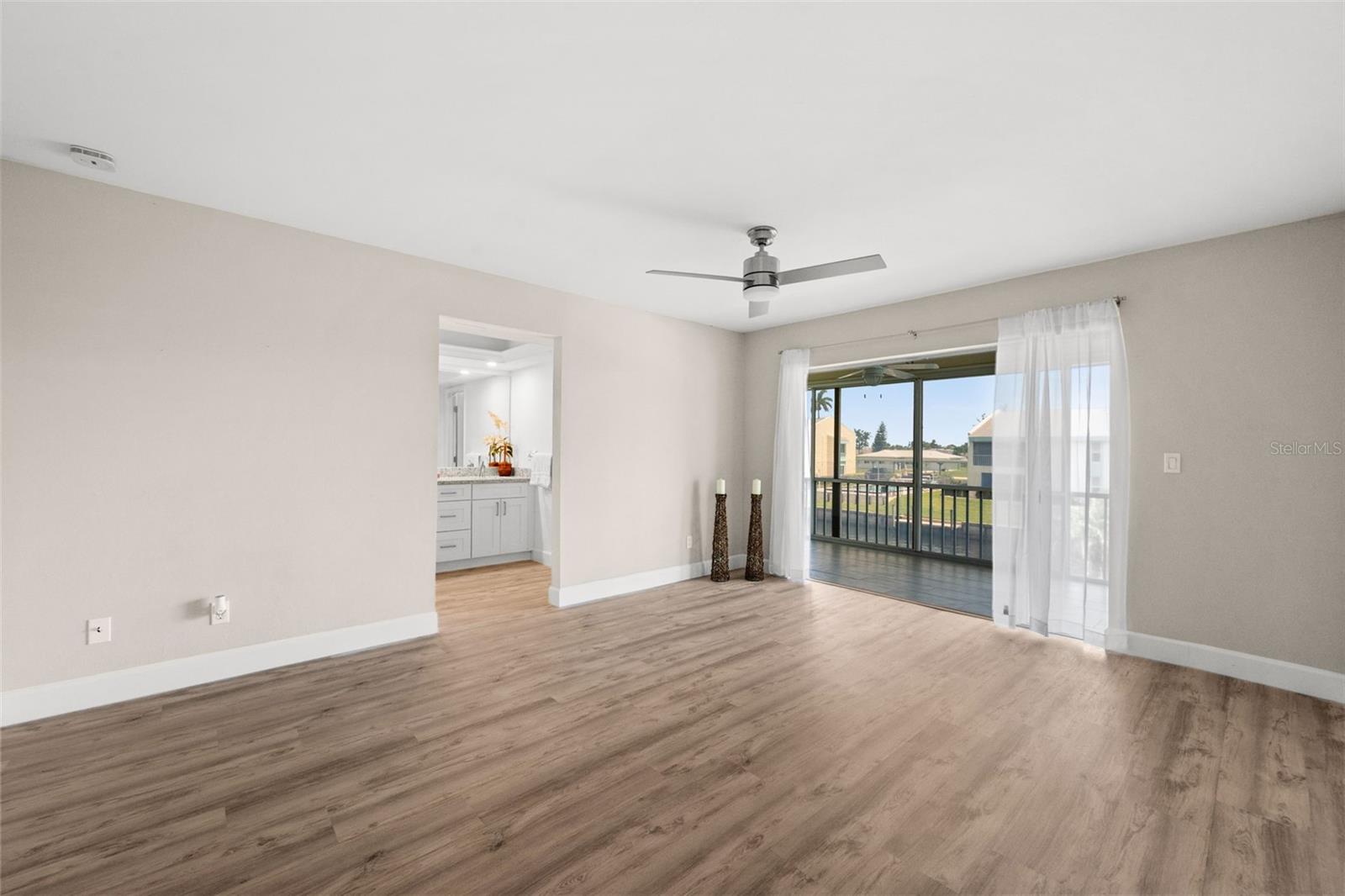 COR DEL CONDO - Residential