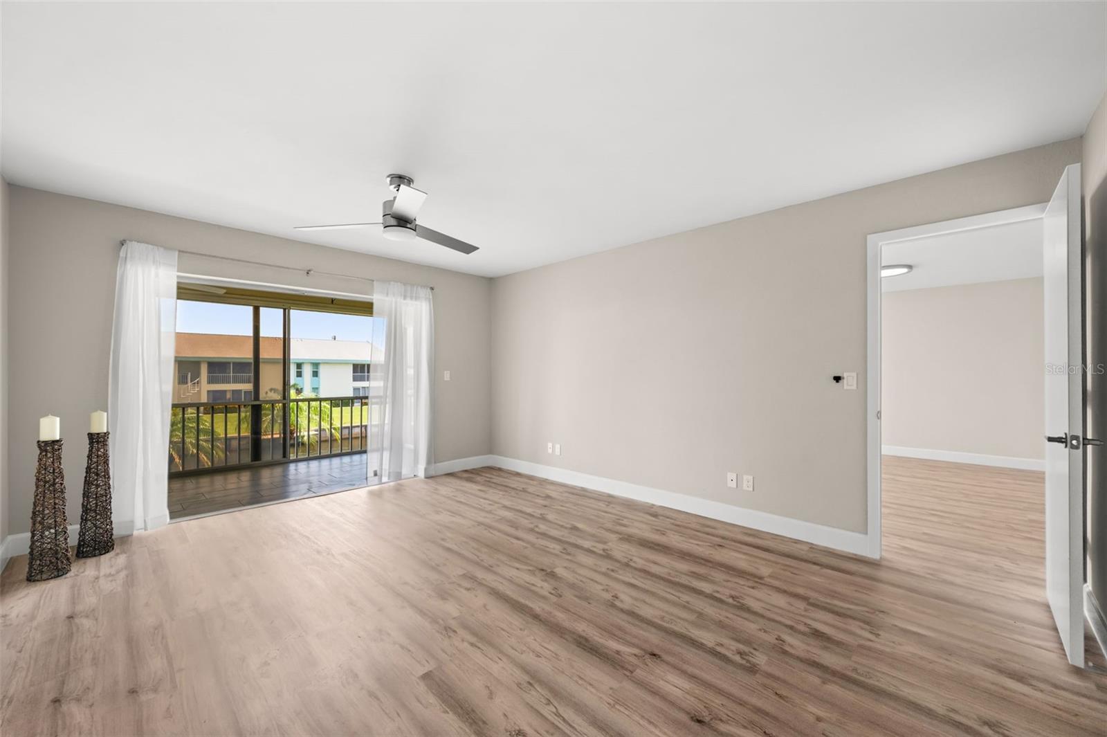 COR DEL CONDO - Residential