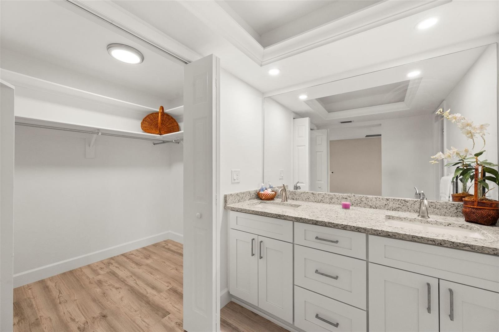 COR DEL CONDO - Residential
