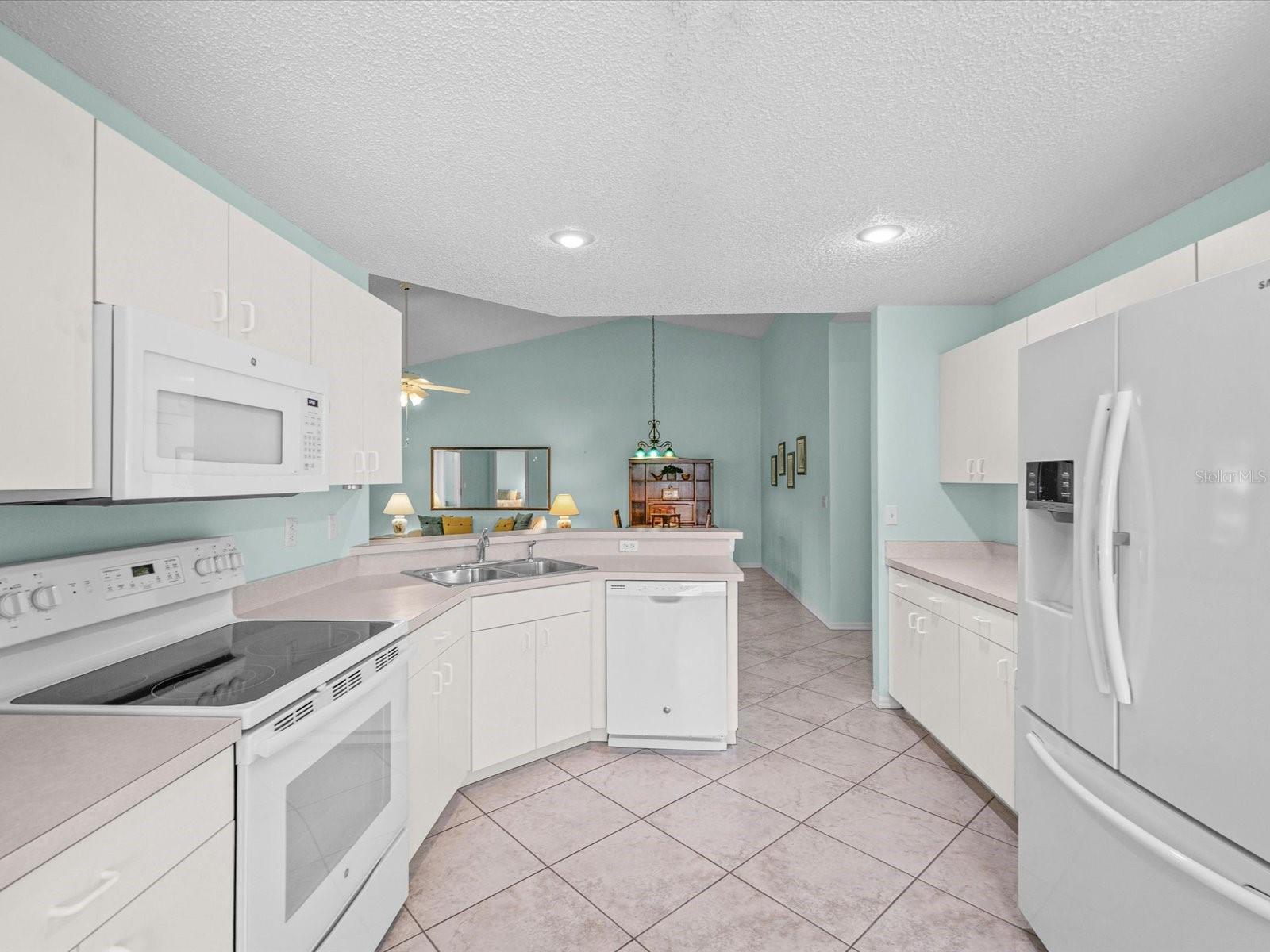 MANCHESTER IV CONDO - Residential