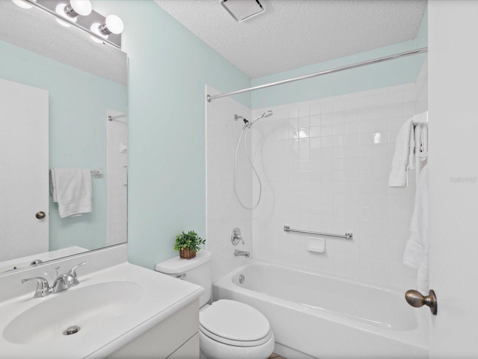 MANCHESTER IV CONDO - Residential