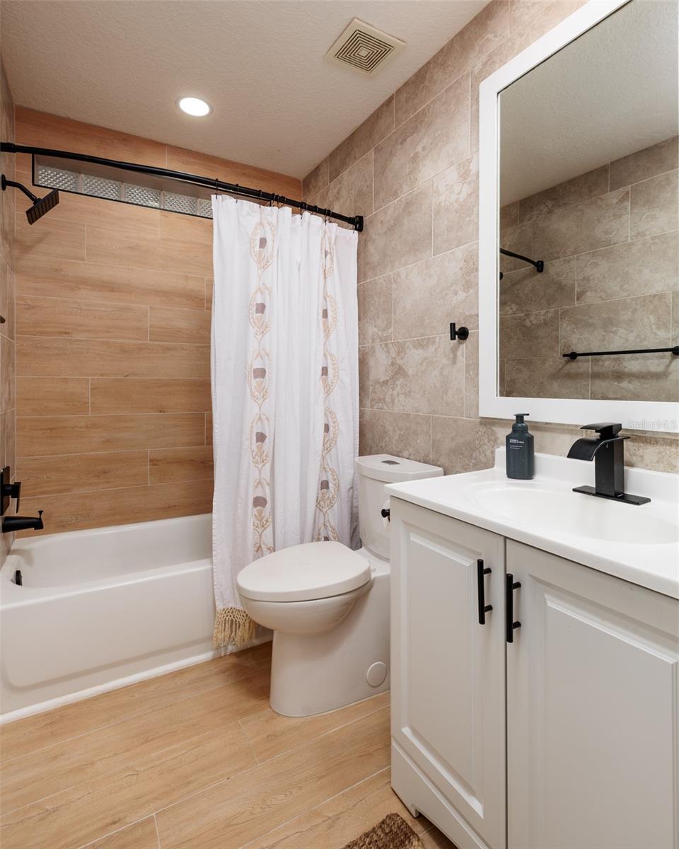 FOSTERS CREEK - Residential