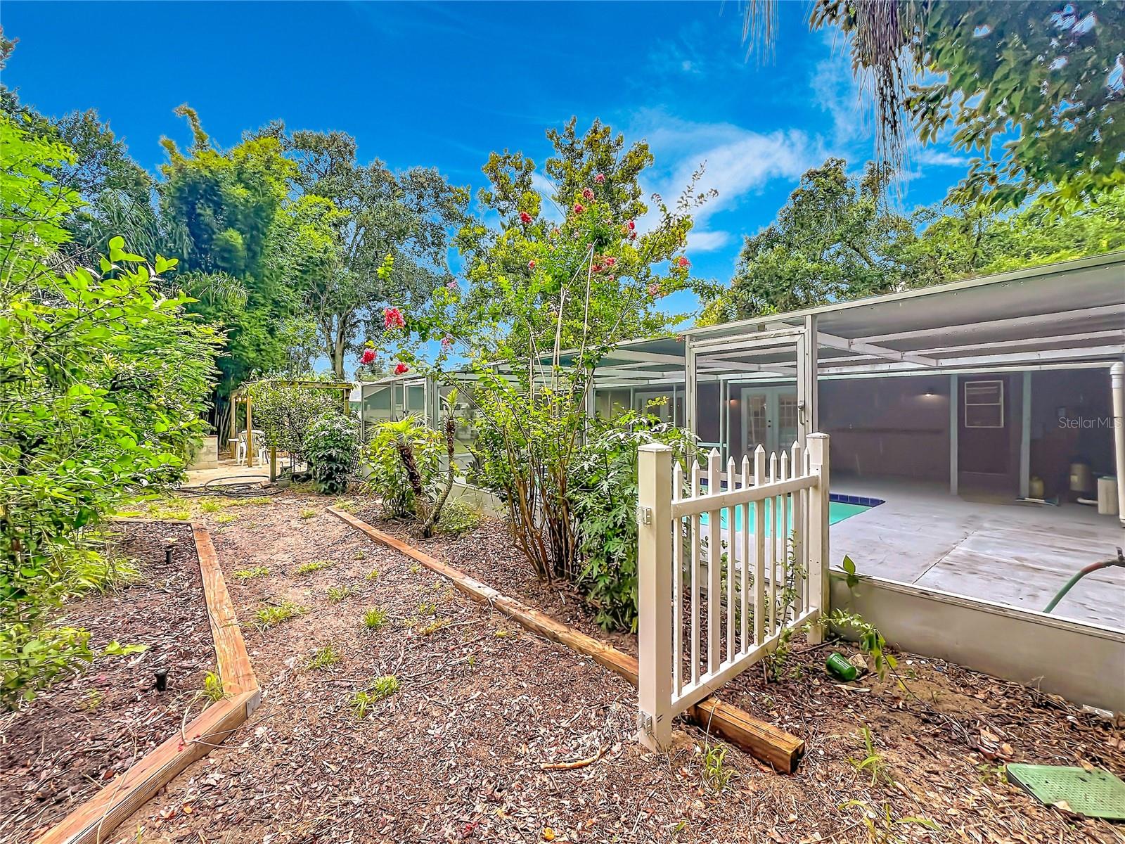 LAKE FRANKLIN PARK - Residential