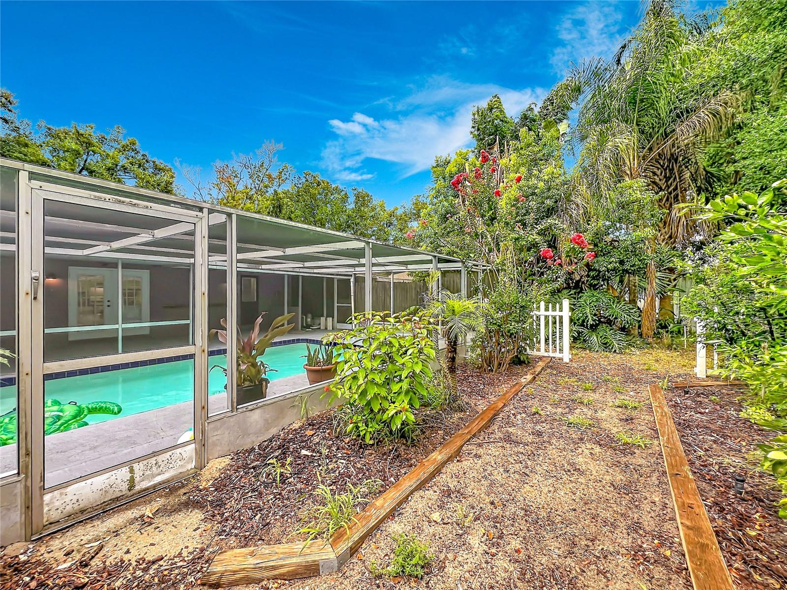 LAKE FRANKLIN PARK - Residential